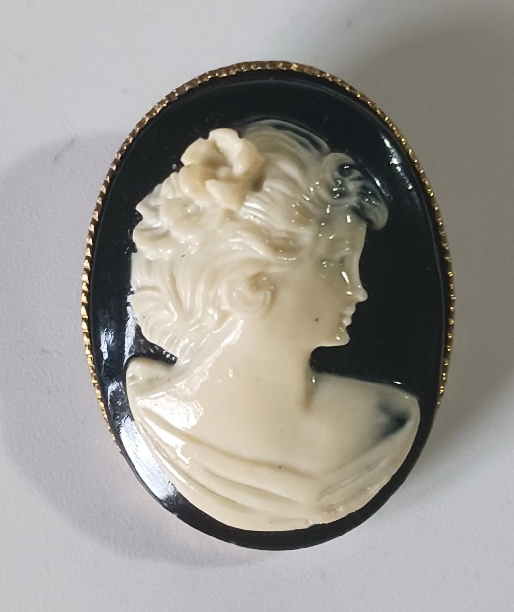 Vintage Glossy Black & White Cameo Portrait Brooch w Gold-tone Frame & C-clasp