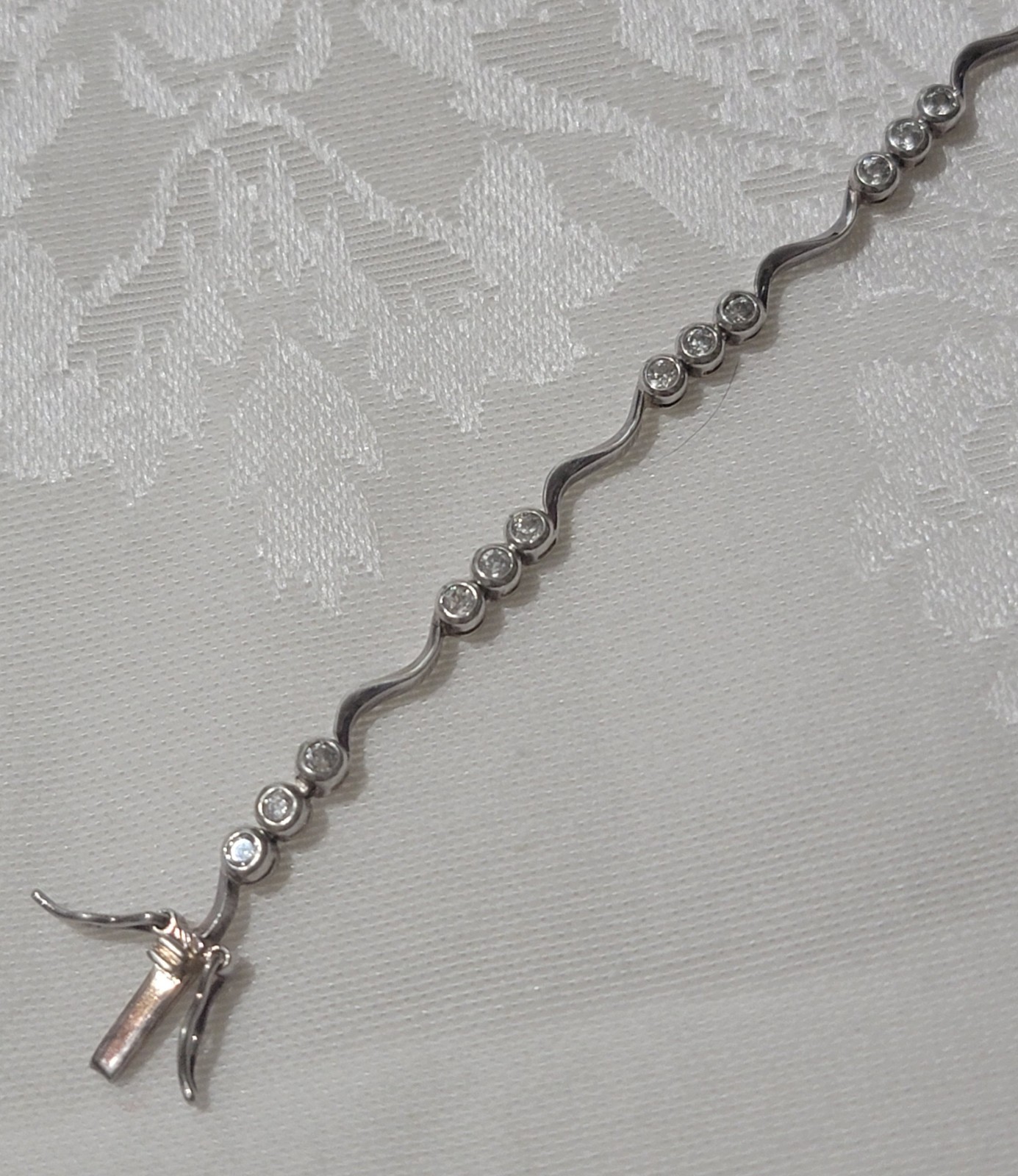 VINTAGE 925 SILVER MAKER MARK DBJ & TINY BRILLIANT CZ STONES 7″ TENNIS BRACELET