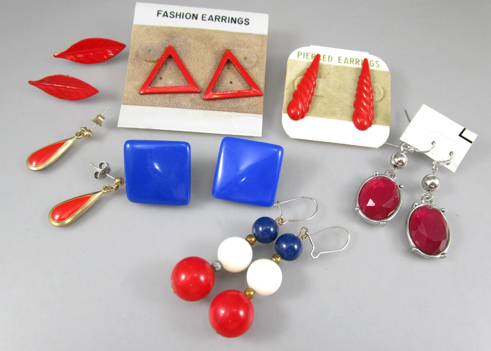 Vtg Mod Retro Varying Colors & Multi Styles LOT of 7 Post Pierced Earrings 152A