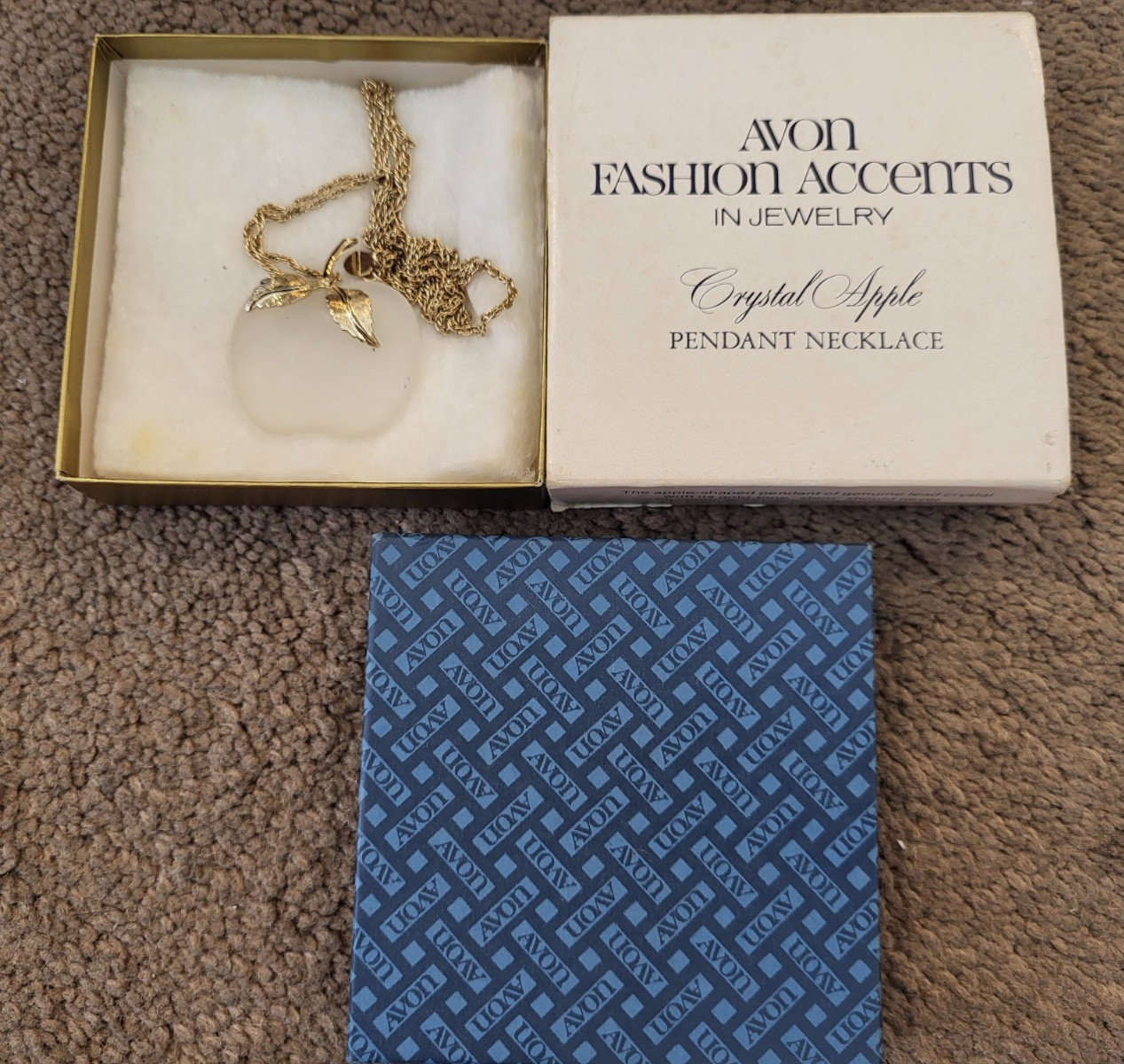Vintage Avon Frosted Lead Crystal Apple Pendant Necklace 1978 in Box
