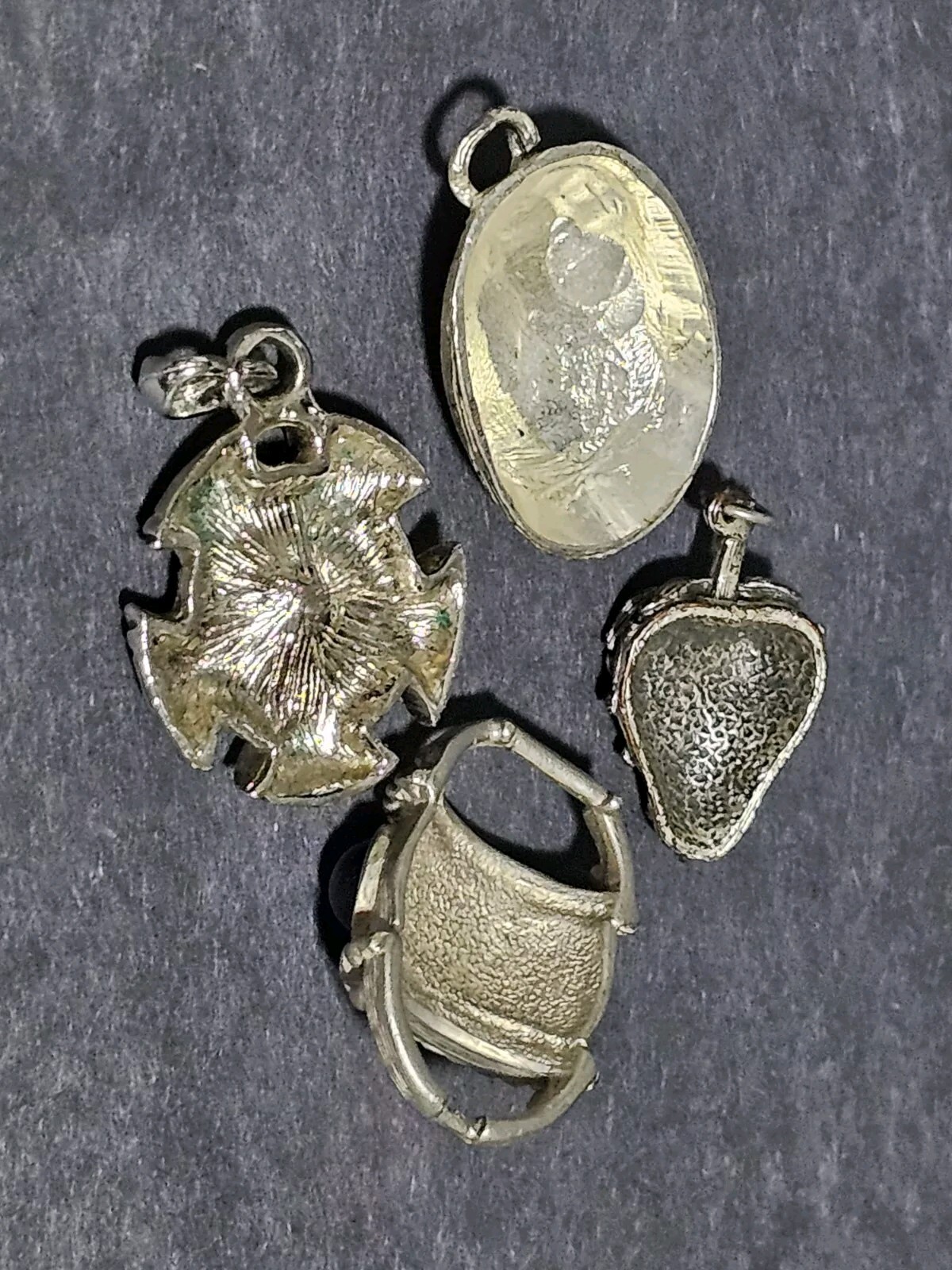 10 Costume Jewelry Mix Metal Gold And Silvertone Pendant Lot Unmarked