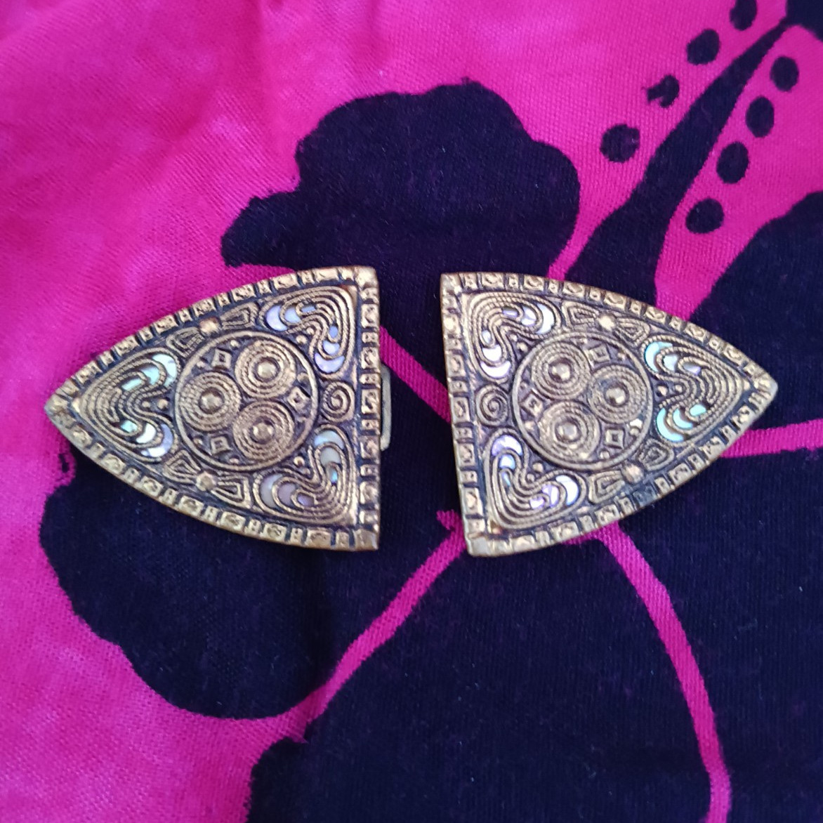 Antique Silver Tone Mother Of Pearl Triangular Dress/Scarf Clips Pair Germany