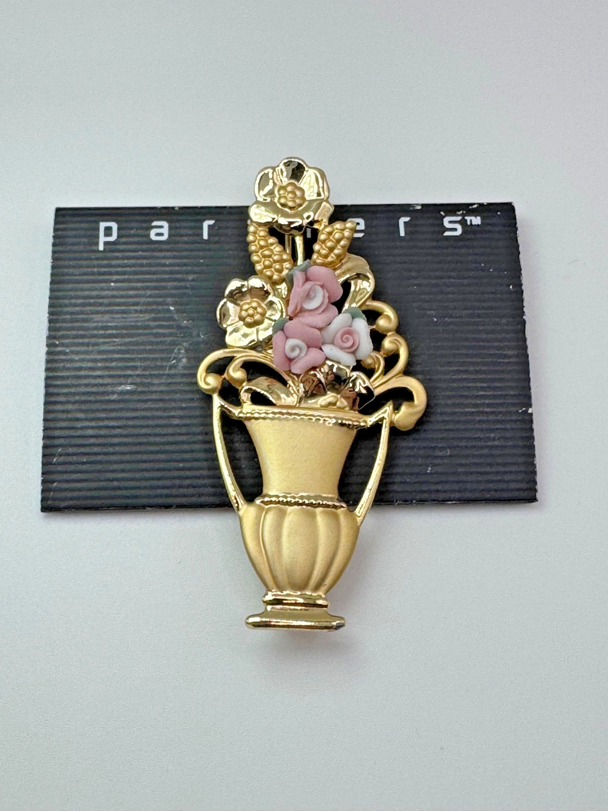VINTAGE AJC BROOCH PIN FLORAL BOUQUET IN VASE PORCELAIN GOLD TONE VICTORIAN