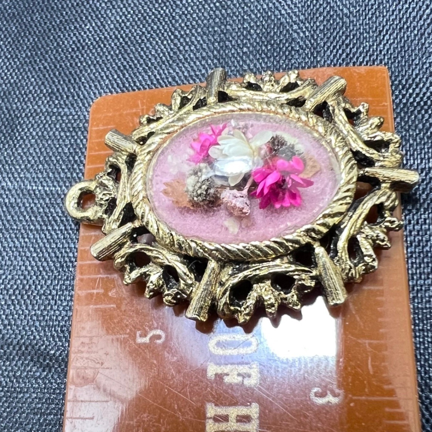 Vtg Dried Flower Pendant Handmade Signed Lucite Dome Gold Tone Victorian Gothic