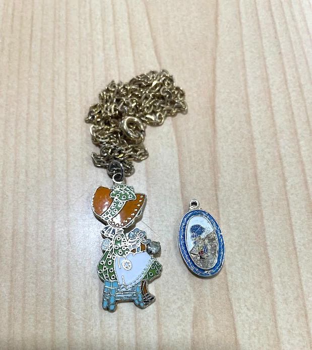 2 Vtg 1978 Childs Toy Holly Hobbie PENDANT Jewelry Set Necklace A.G.C. & ROTH
