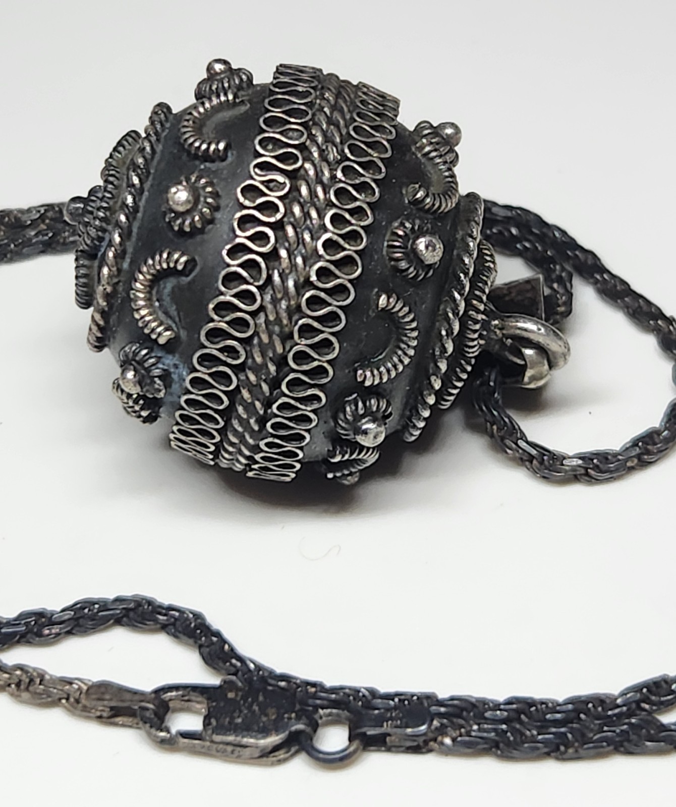 Stunning Vintage Taxco Sterling 925 Bell Pendant On 16″ 925 Chain. Mex 925 41.7g