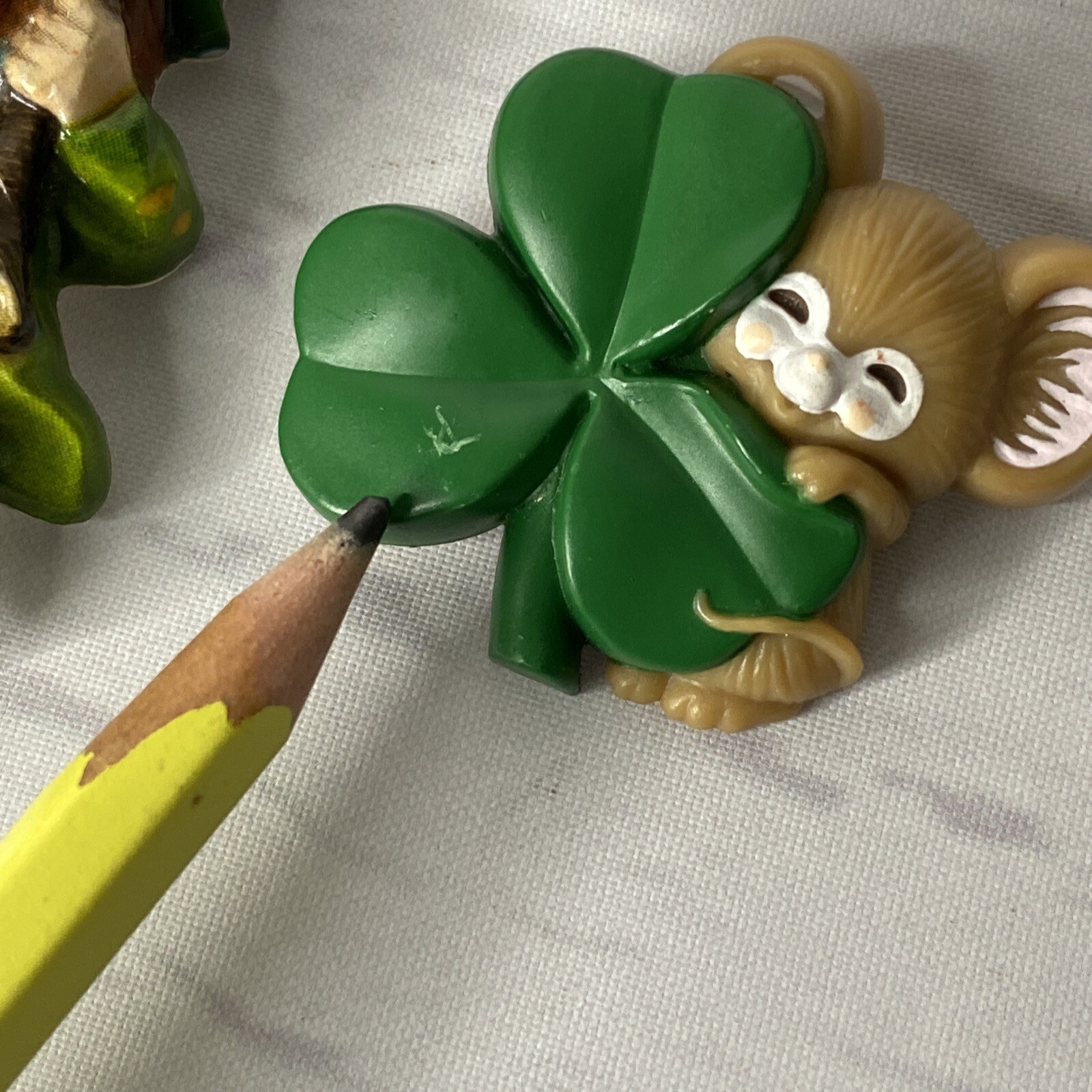 2 VTG 80s HALLMARK Irish St Patrick Day Shamrock Mouse Leprechaun Brooch Pins