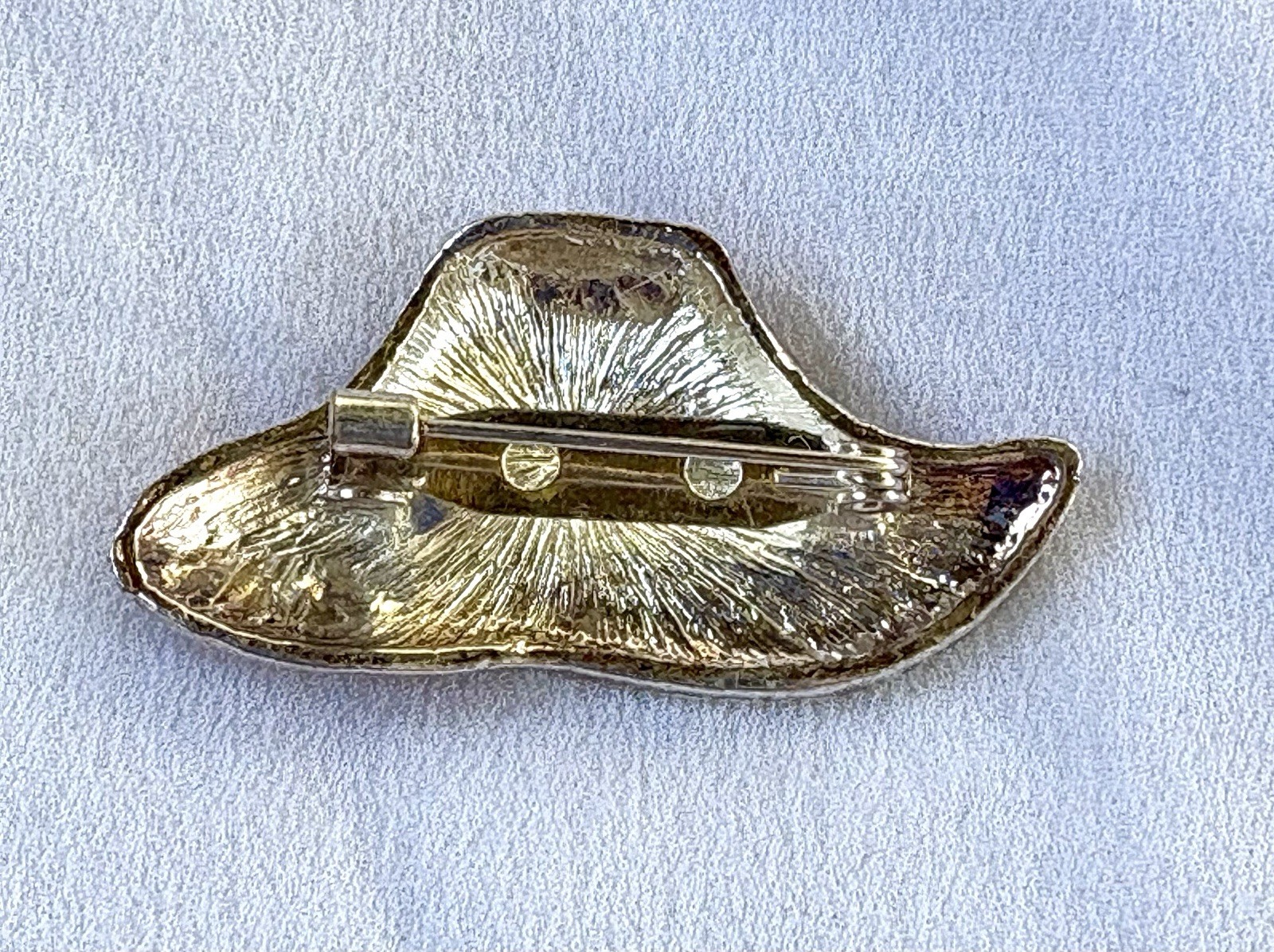 VTG Red Hat Society Enamel Brooch Pin Red Enamel Silver Tone Metal & Rhinestones