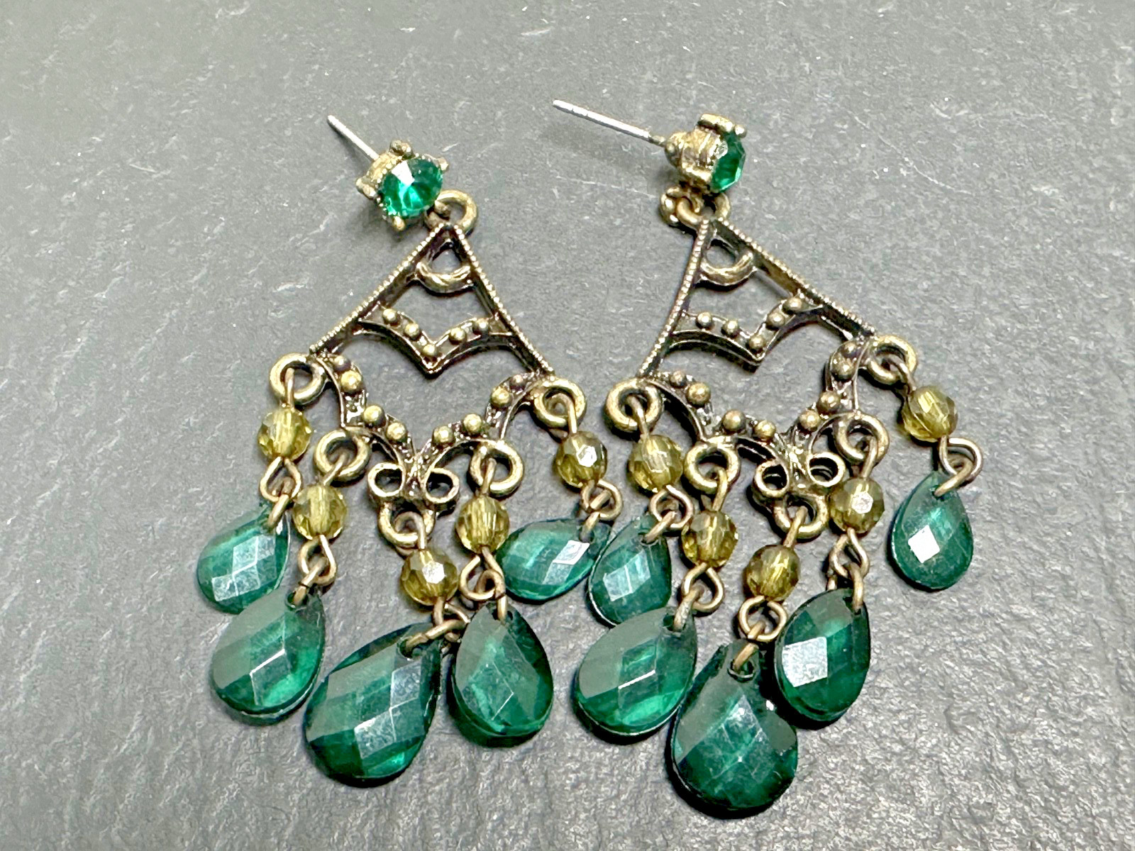 4 PAIR VINTAGE EARRINGS FOR PIERCED EARS IN GREENS, BROWNS N186