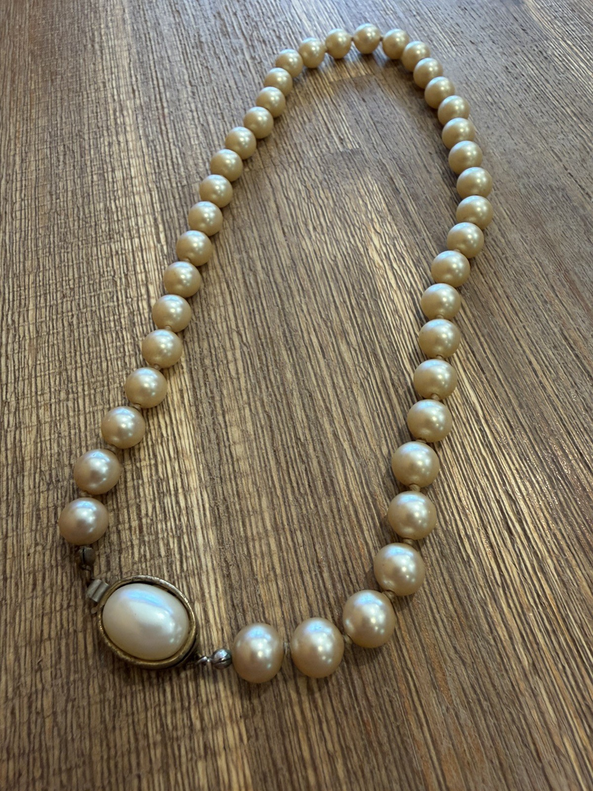 Vintage Ladies Miriam Haskell Signed Necklace – 15″