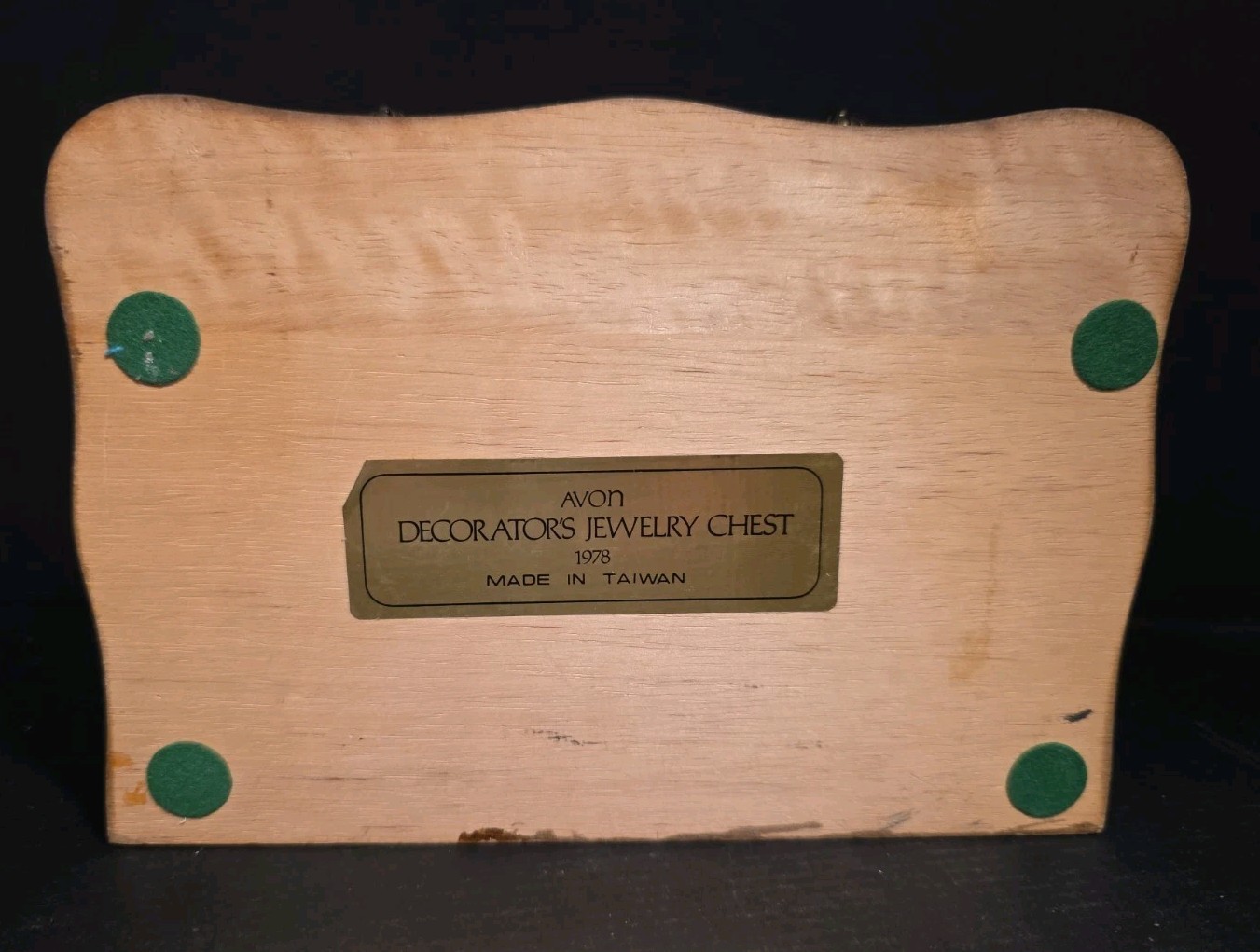 AVON 1978 Decorator’s Jewelry Chest (New In Box)