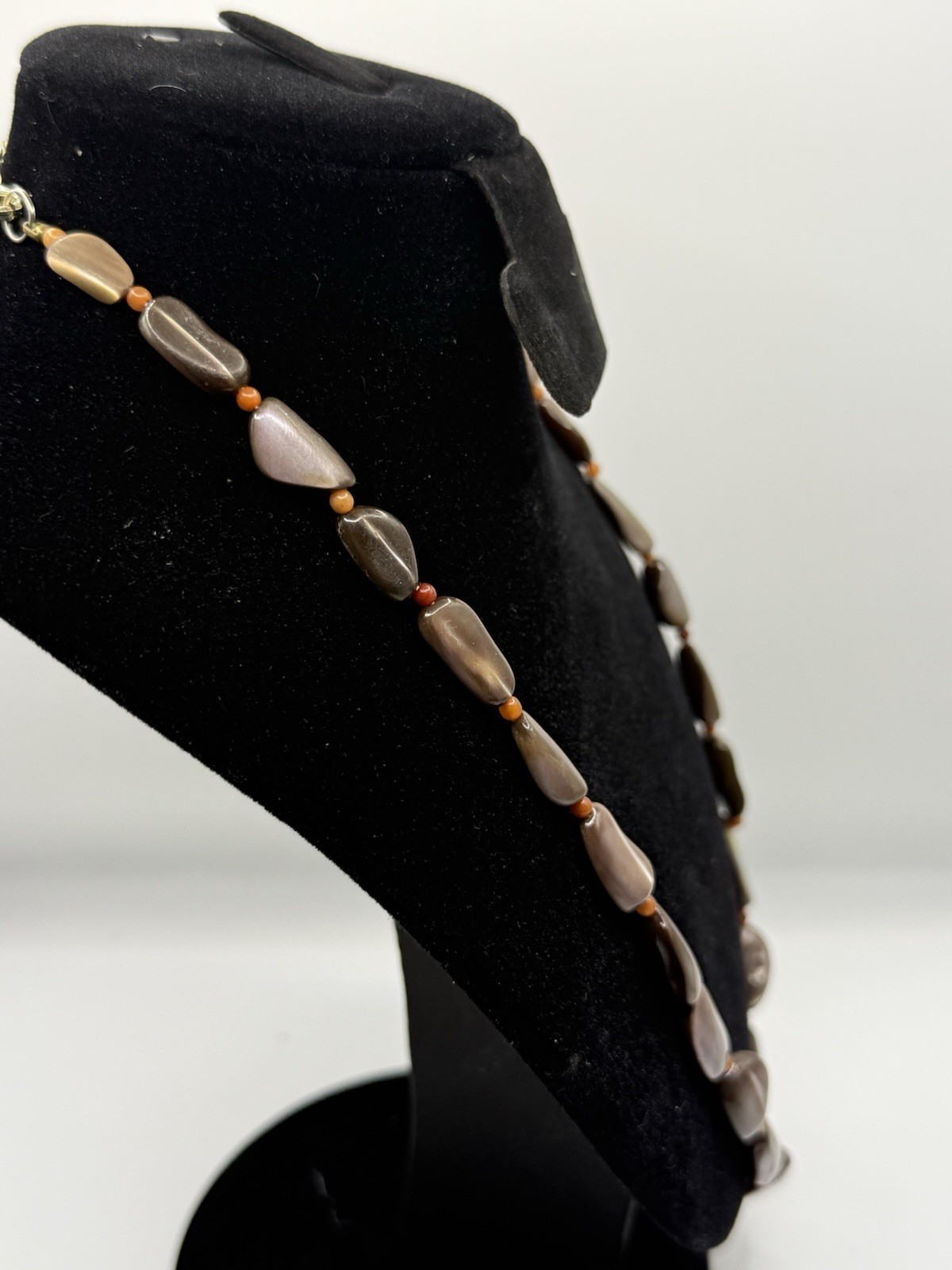 VTG Brown Polished Stone Beaded Necklace 22” Unmarked Natural Style Earthy Boho