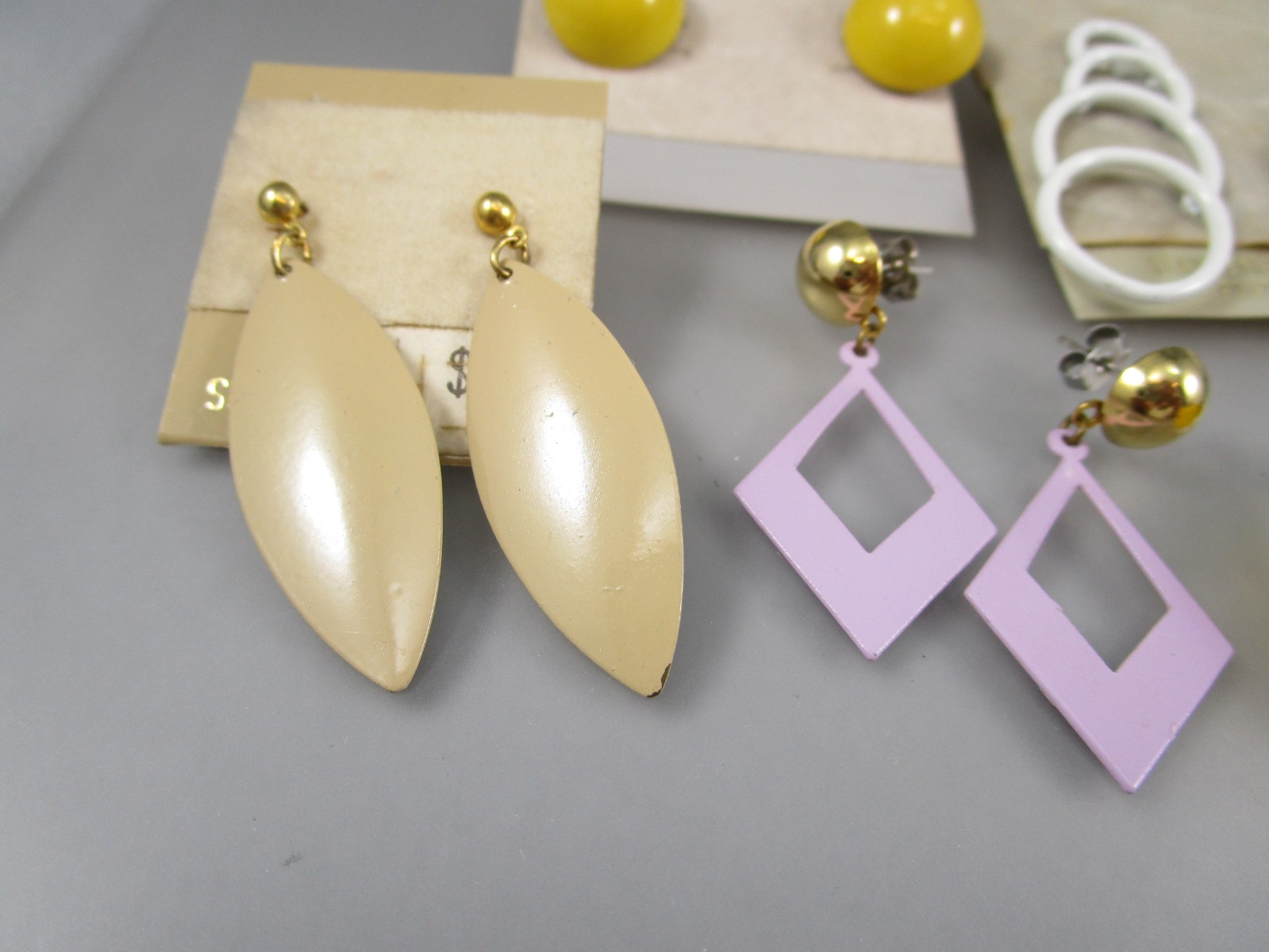 Vtg Mod Retro Varying Colors & Multi Styles LOT of 7 Post Pierced Earrings 151W