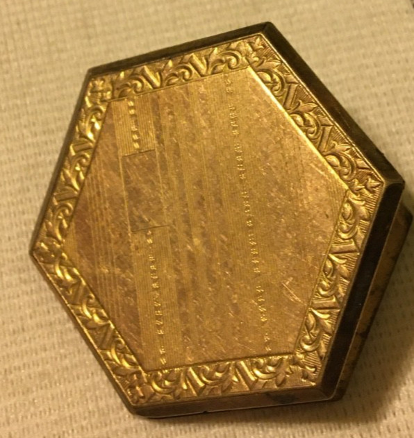 ANTIQUE POCKET LOCKET OR PERFUME PADS LOCKET-1 1/2″ ACROSS-EXCELLENT CONDITION