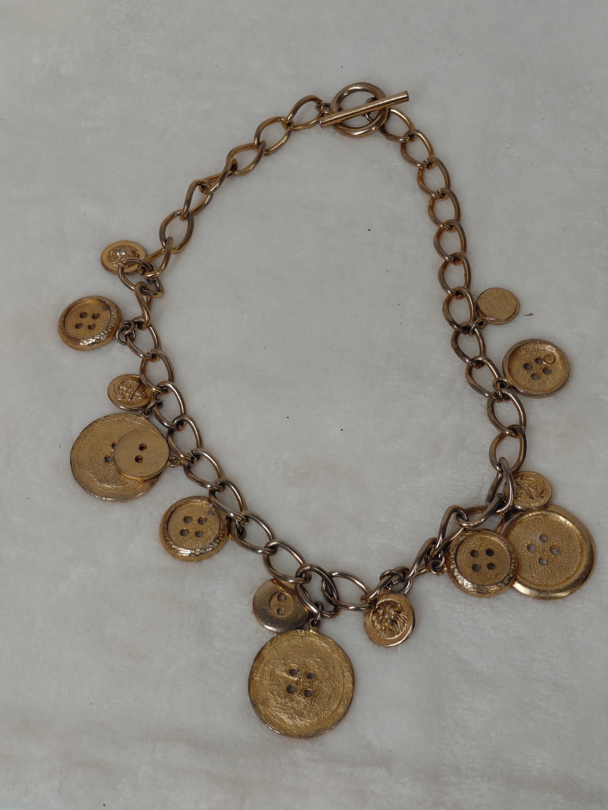 Vintage Gold Tone Button Charm Necklace Runway Statement Chunky Chain Toggle 20″