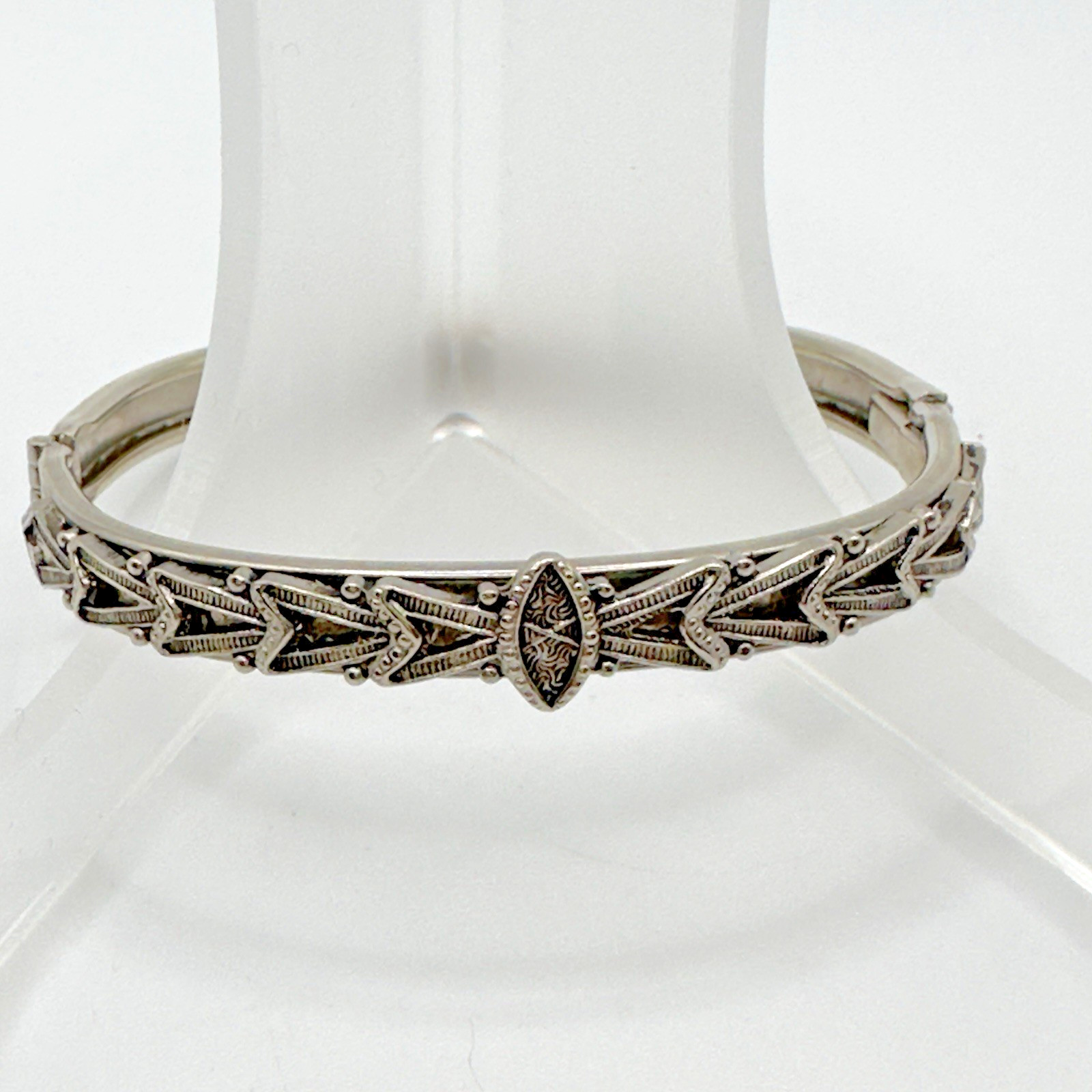 Vintage Hinged Bracelet Bangle Repousse Silver Tone 6.5″