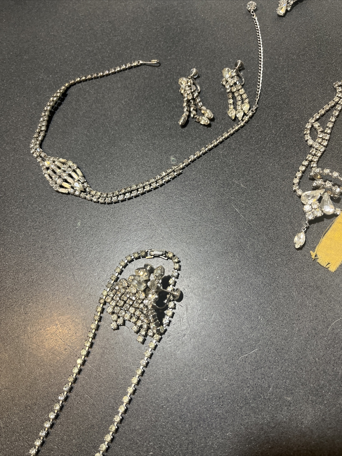 VINTAGE ESTATE LOT 4 CLEAR RHINESTONE NECKLACES 3 PAIR SCREWBACK DANGLE EARRINGS