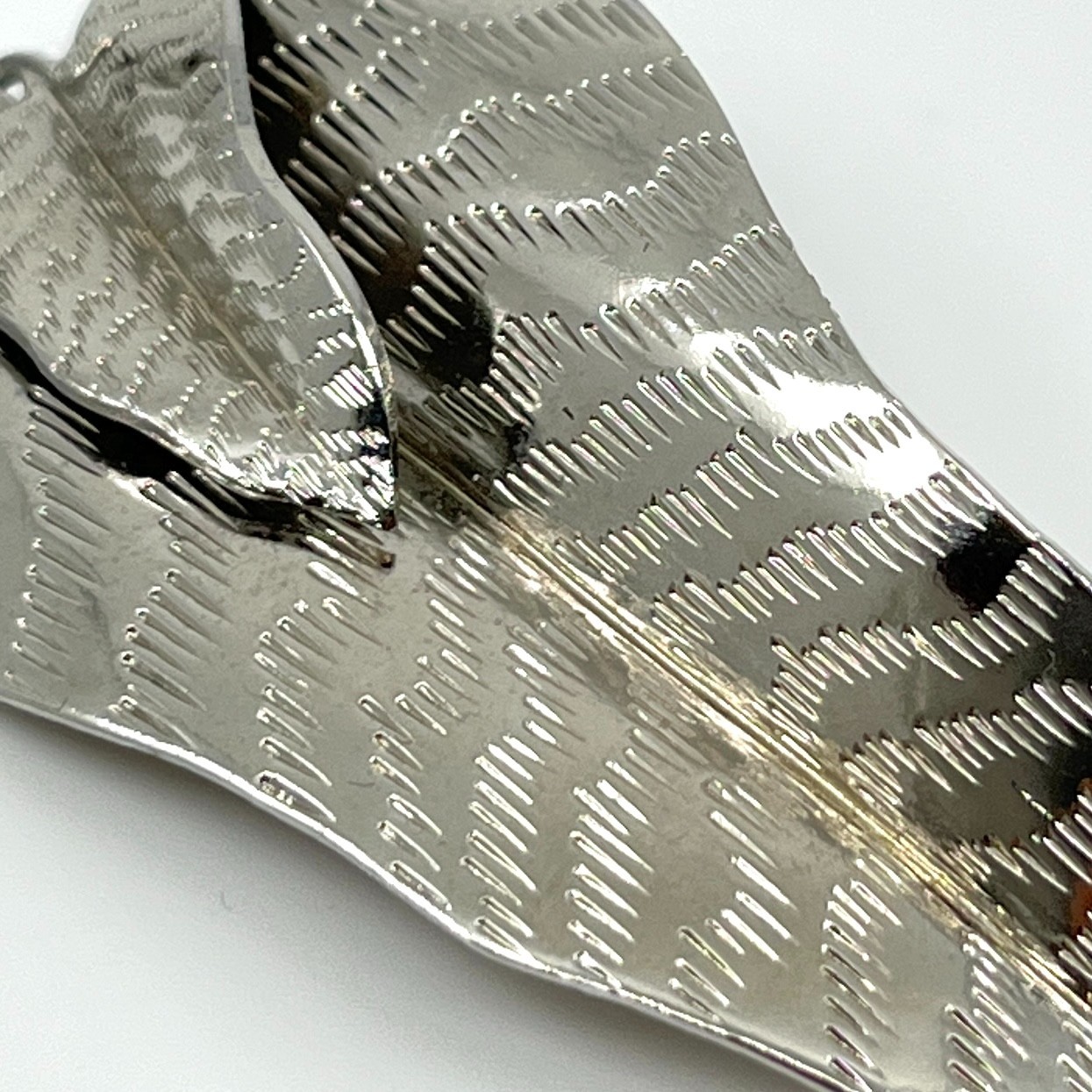 Vintage Silver Tone Textured Leaf Brooch Retro Nature Inspired Pin Classic