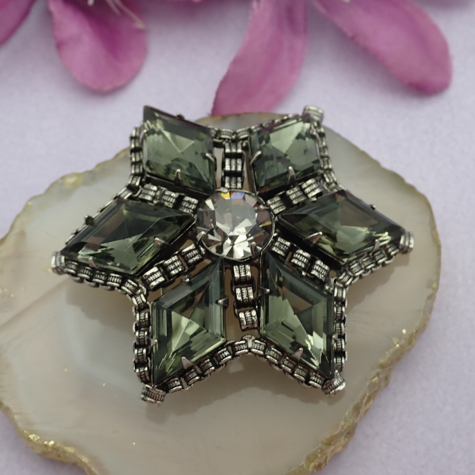 Vtg Dark Green Rhinestone Star Shape Gunmetal Silver Tone Chain Pin Pendant