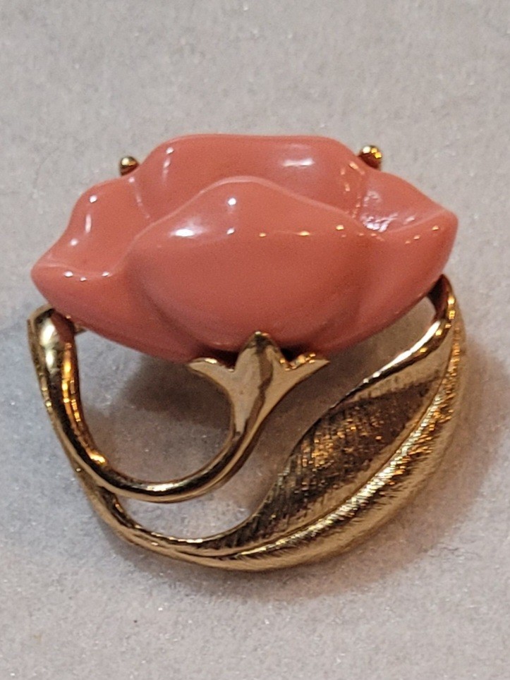 Vintage Signed AVON GoldToned Lucite Poppy Flower Pin Brooch Coral Color