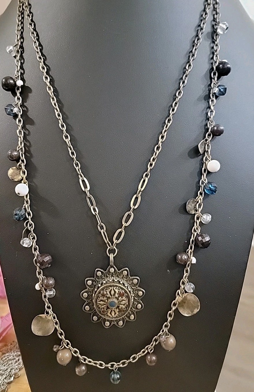 Vtg Dome Ornate Brass Work Bezel Set Stone 3D Center V Necklace Chain Bead Tier