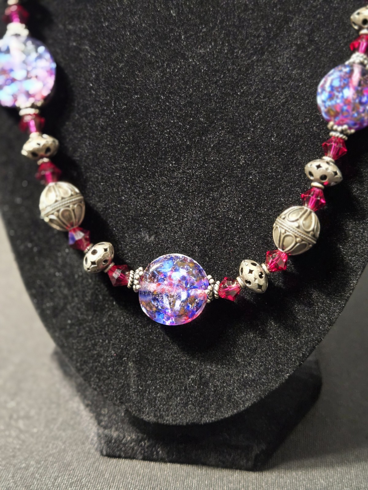 Necklace Vintage Art Glass Blue, Purple, and Silver Tone Beads 11-inches