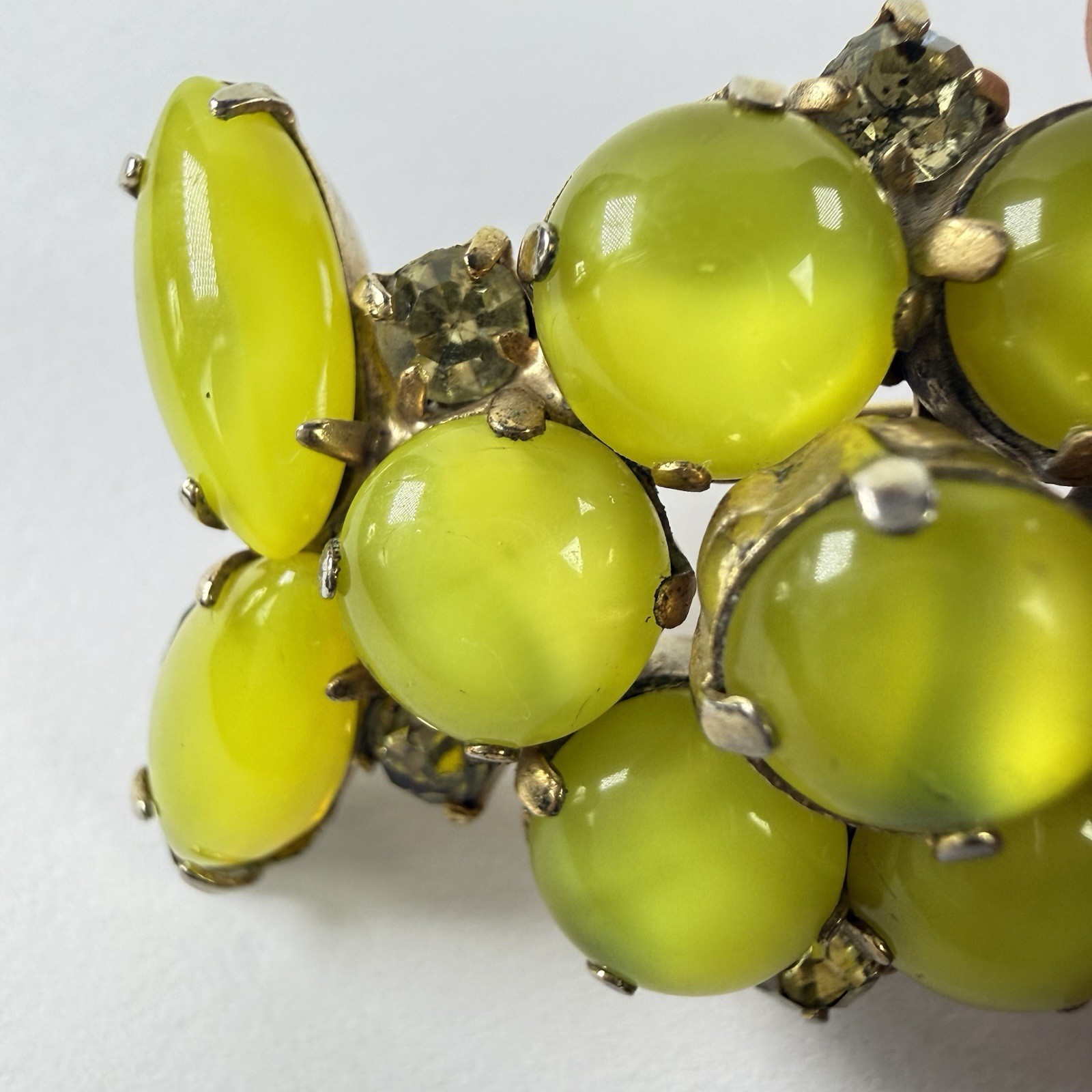 Vtg Lime Green Moonglow Cabochon Rhinestone Brooch Atomic MCM Gold Tone
