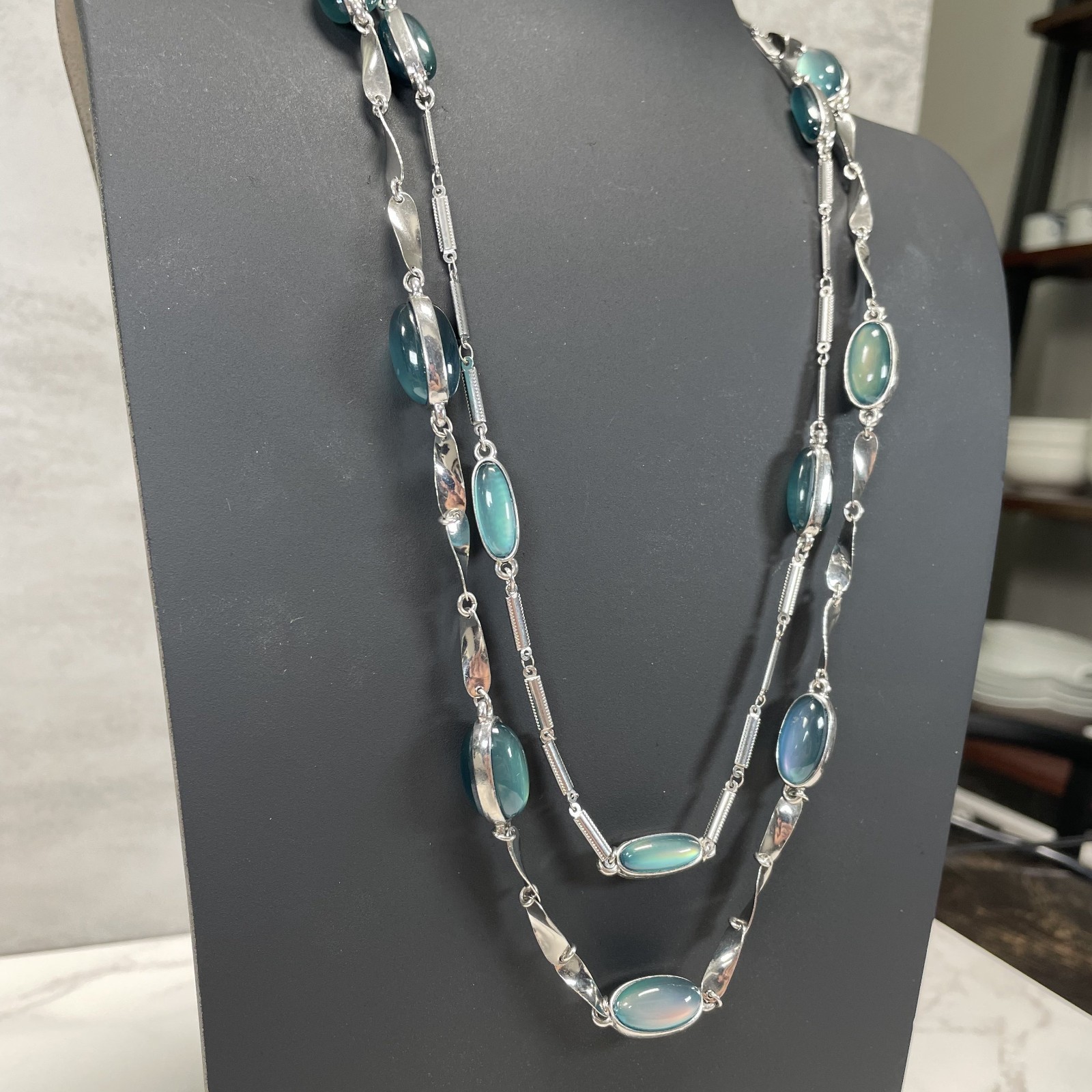 Coldwater Creek Double Strand Station Silver Tone & Green Mood Stones Necklace