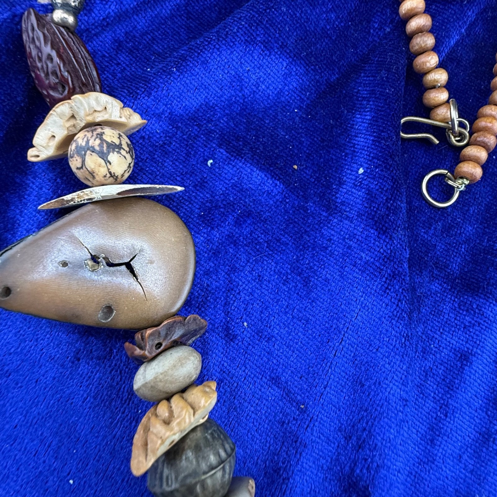 Vintage Wood Carved Necklace Safari Jungle Giraffe Elephant Lion 36”