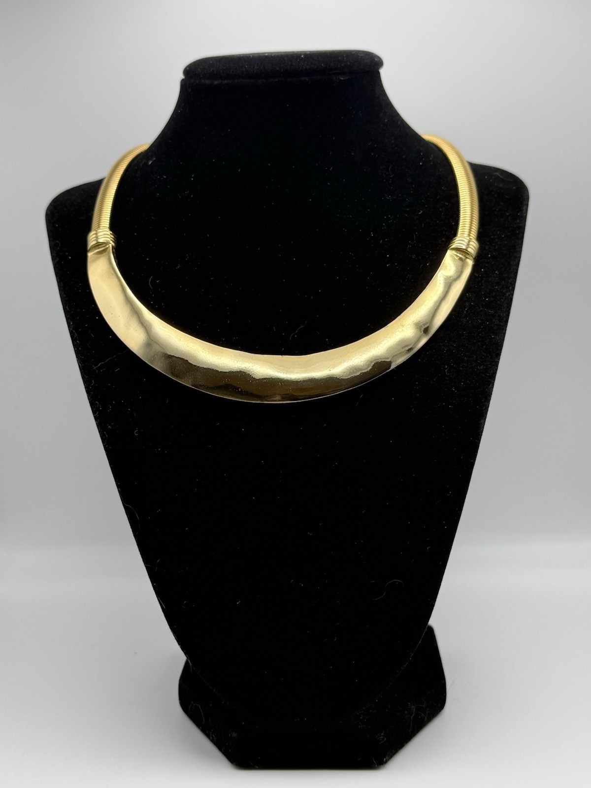 Vintage Unsigned Gay Boyer Gold Tone Stretch Omega Collar Choker Necklace 16 In