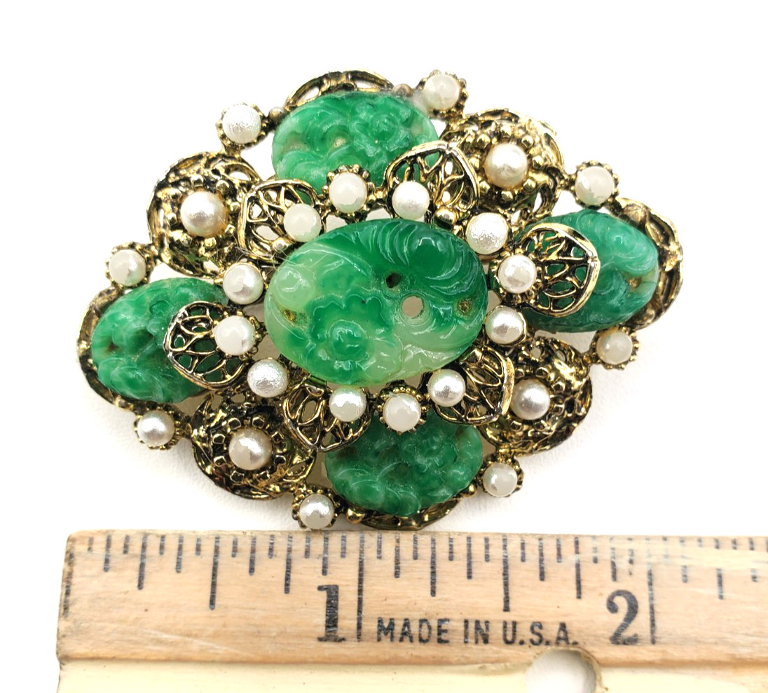 Vintage Carved Green Glass Cabochon Filigree Brooch Faux Pearl Pin