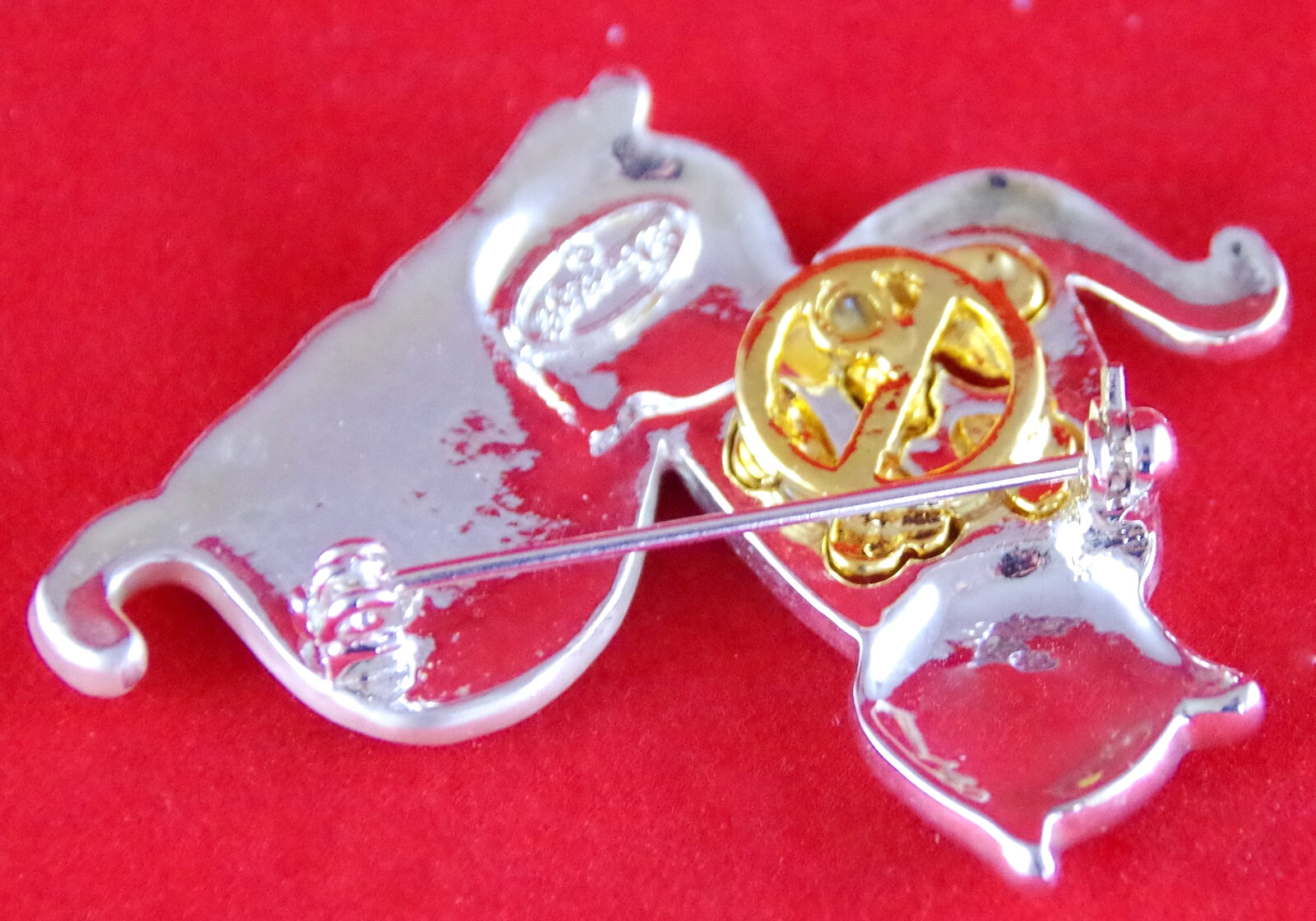 2″ NOS VTG c1980’s DANECRAFT CAT DUO w/ HEARTS & FLOWERS SILVER GOLD BROOCH PIN
