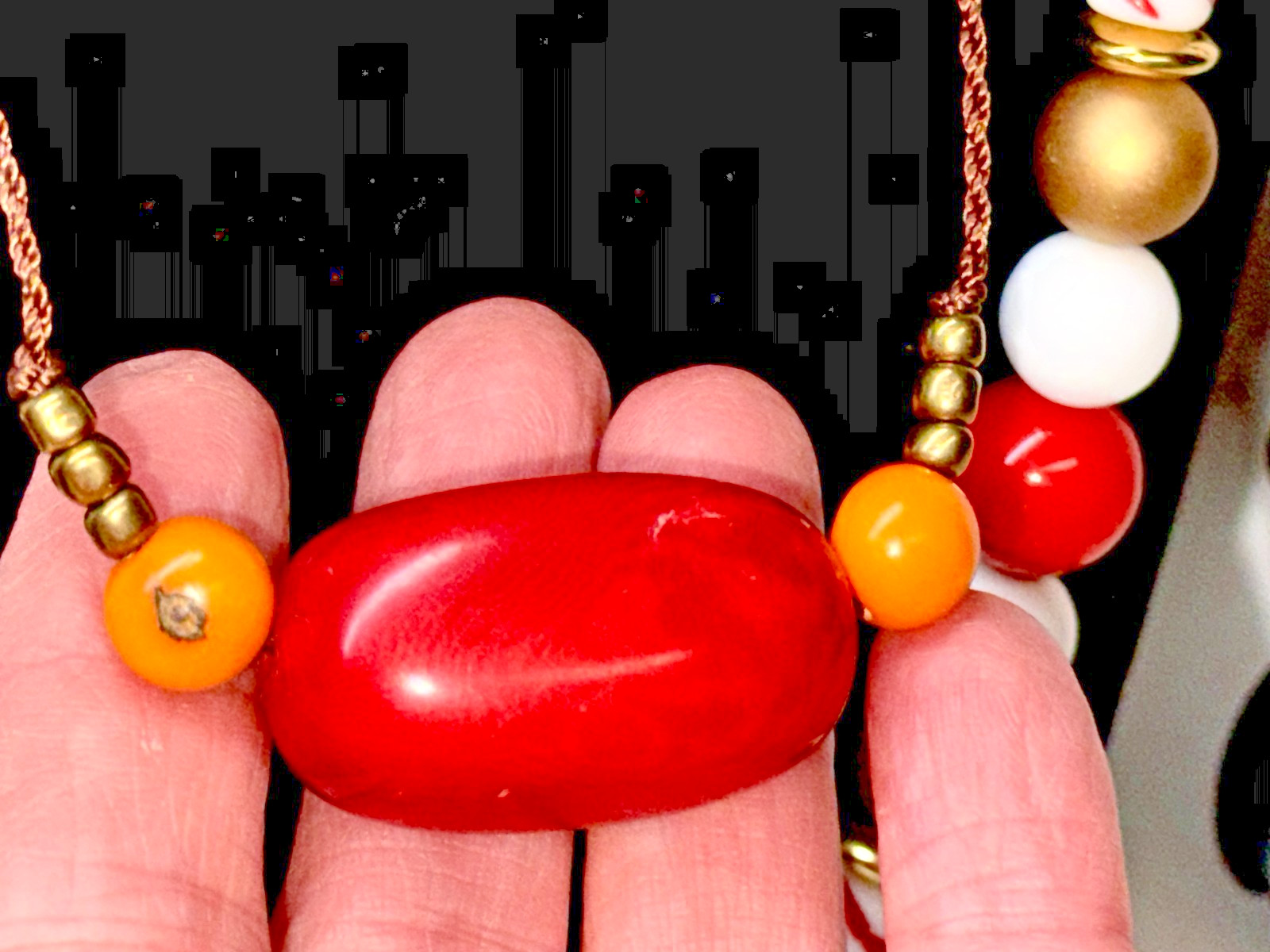 LOT-10 VINTAGE BIG CHUNKY COLORFUL BEAD NECKLACES–SHELL-WOOD-LUCITE-ART GLASS++