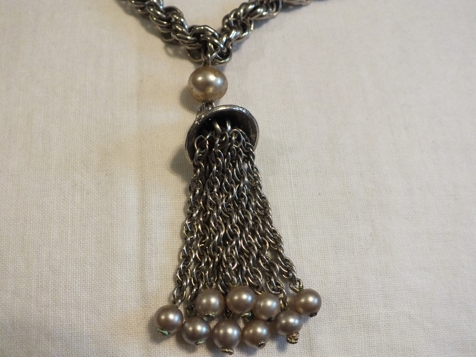 Beautiful Necklace Choker Silver Tone Off White Beads 20-23 + 3 inch Pendant