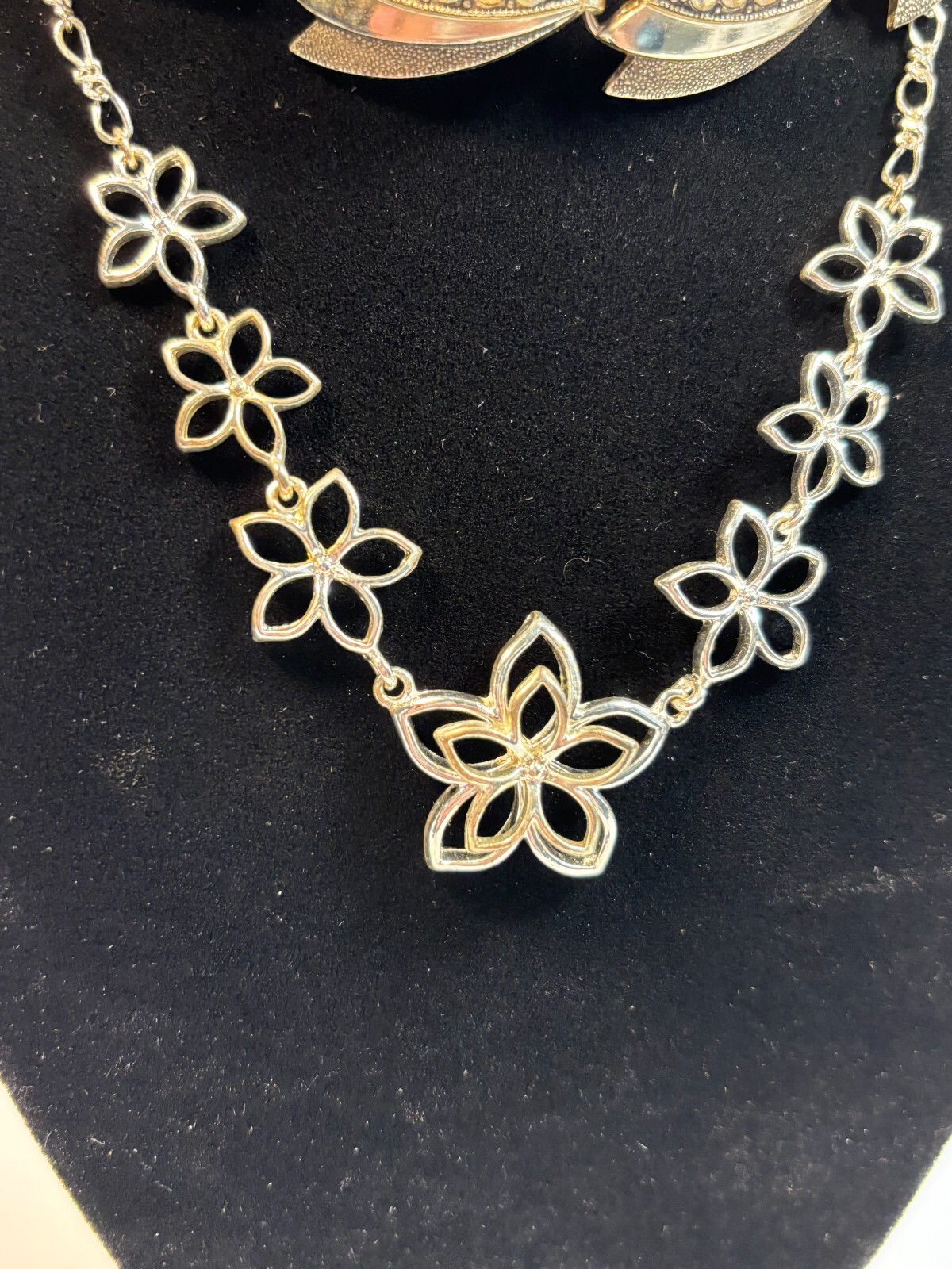Choker Necklaces in Silver Tone with Chunky Maximalist Design Lightweight 14 in