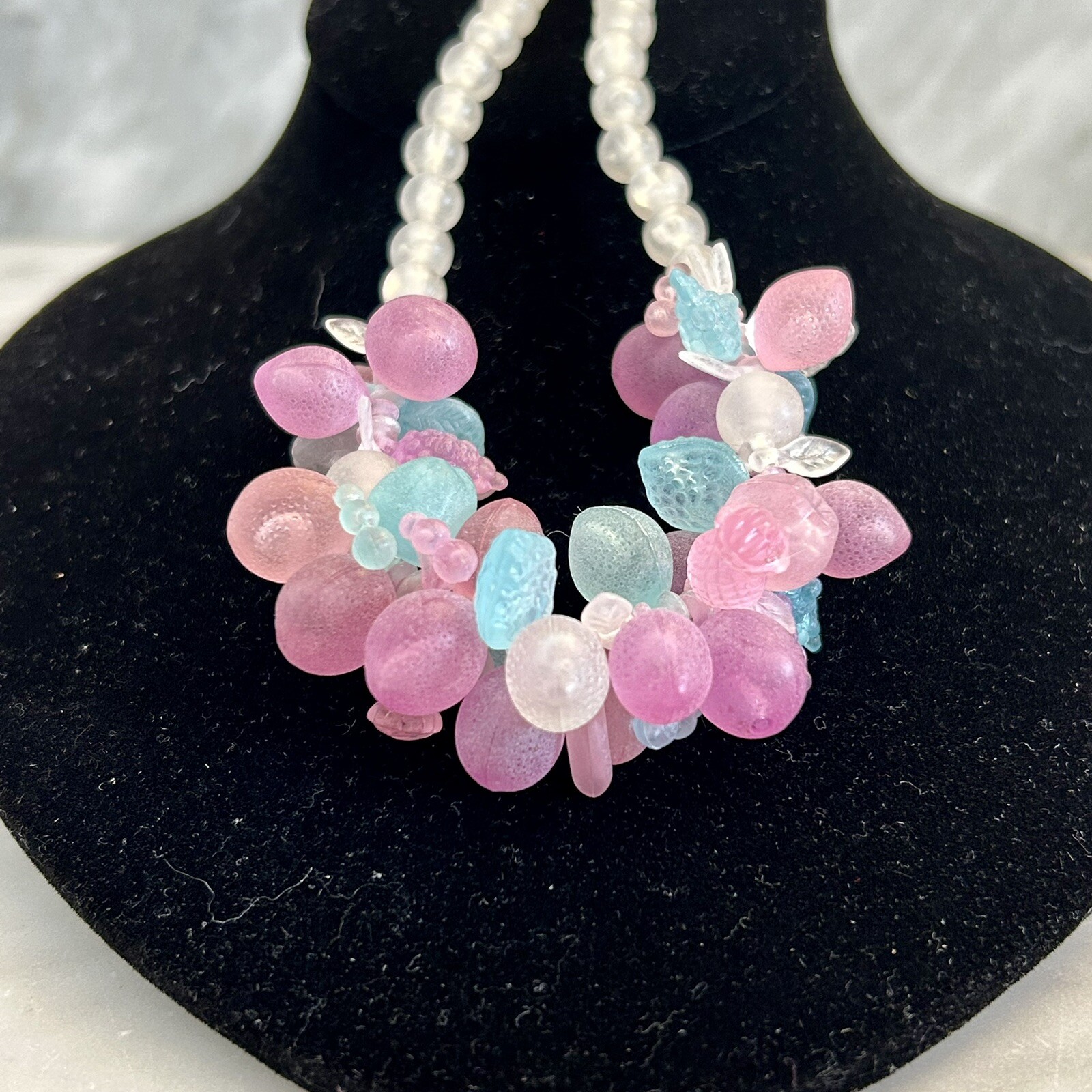 Vintage Frosted Lucite Fruit Salad Necklace Pastel Multicolor 50s/60s Kitsch 19″