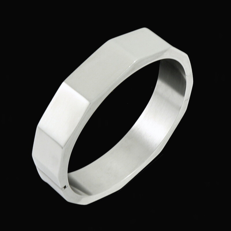 MOLTKE Jewelry – Denmark. Hindged Sterling Silver Bangle.