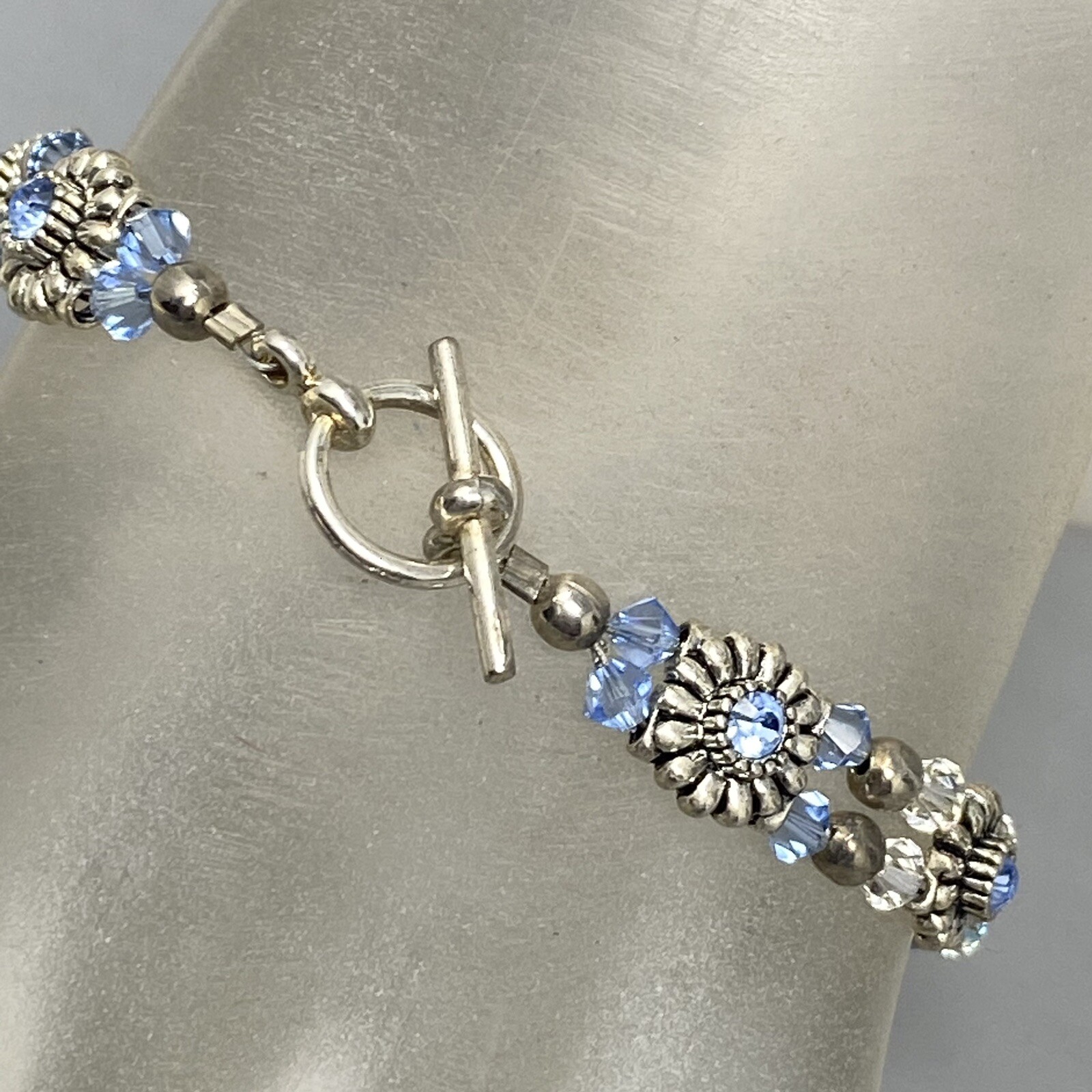 Flower Bracelet Silver Tone Metal Links Blue Glass Rhinestones Bicone Beads 7″