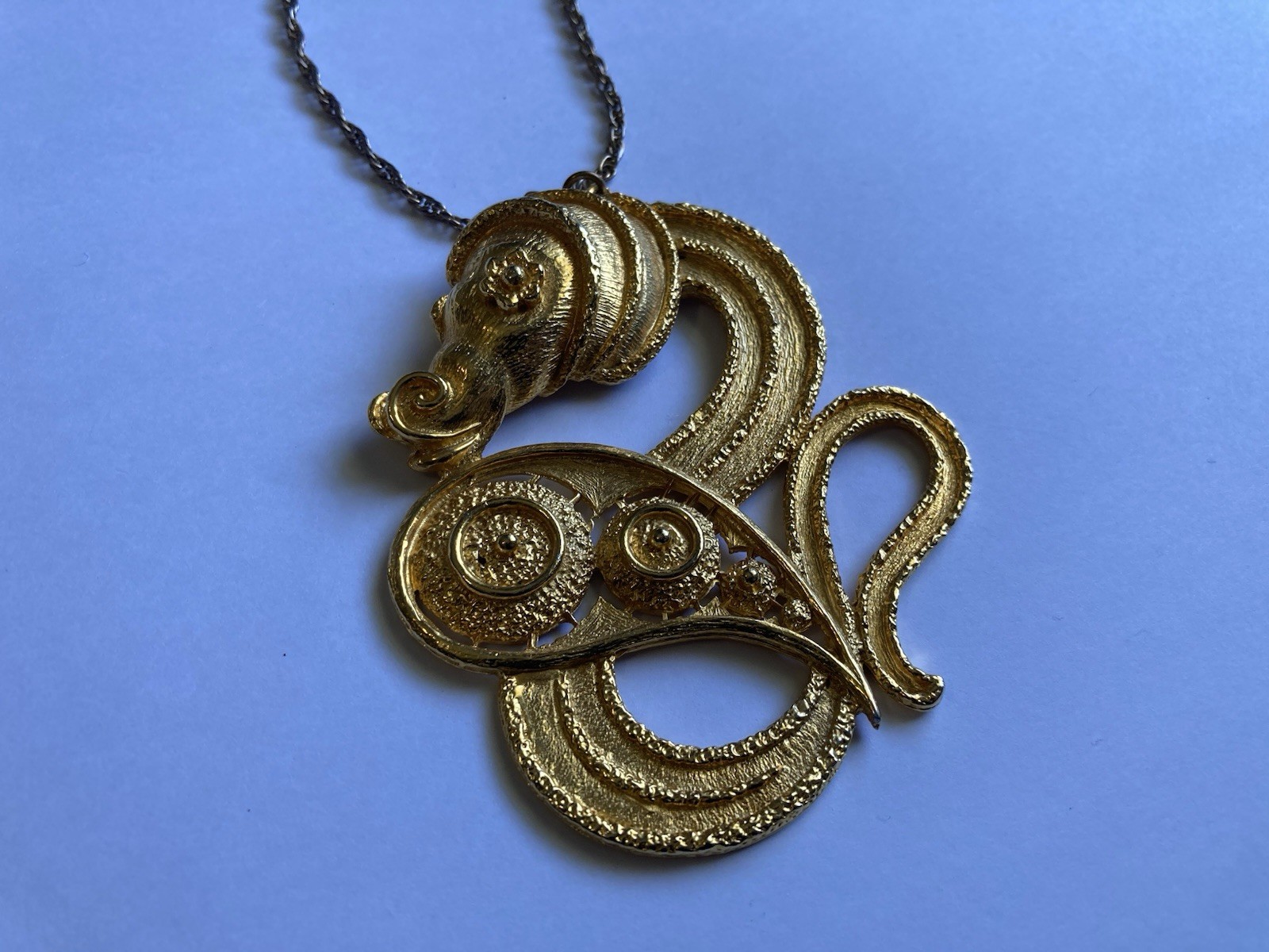 Rare vintage sea serpent/sea horse pendant necklace