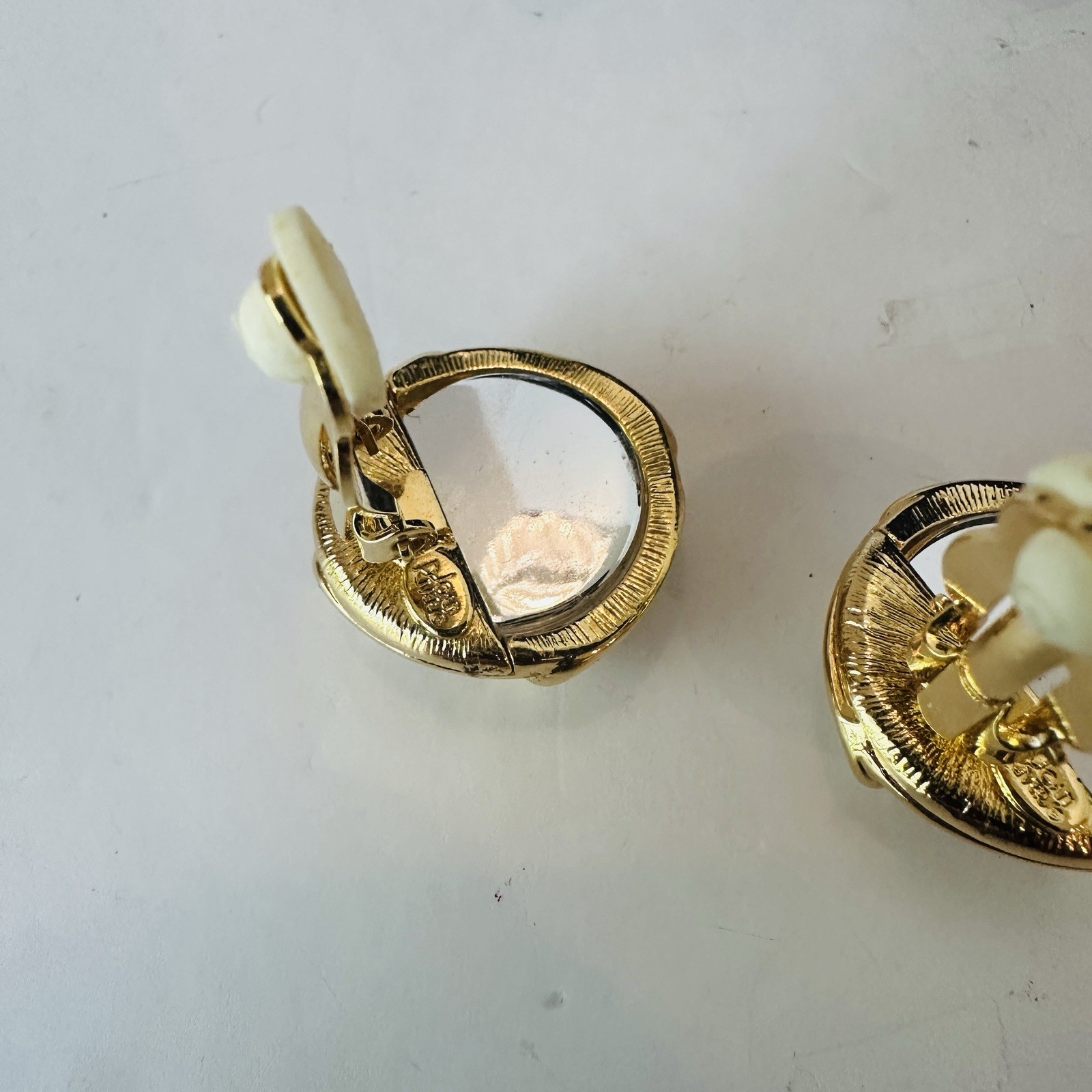 VTG JOAN RIVERS 10 Color Interchangeable Caged Cabochon Clip On Earring Set