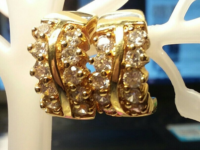 Vintage Jewelry: 3/4″ Gold Tone Rhinestone Pierced Earrings 02-18-2019