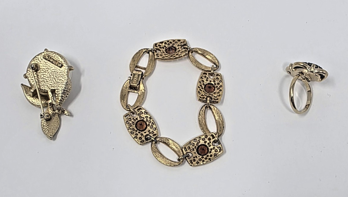 Vintage Sarah Coventry Jewelry Lot 3 Gold‑Tone Brooch/Pin, Bracelet Ring Signee