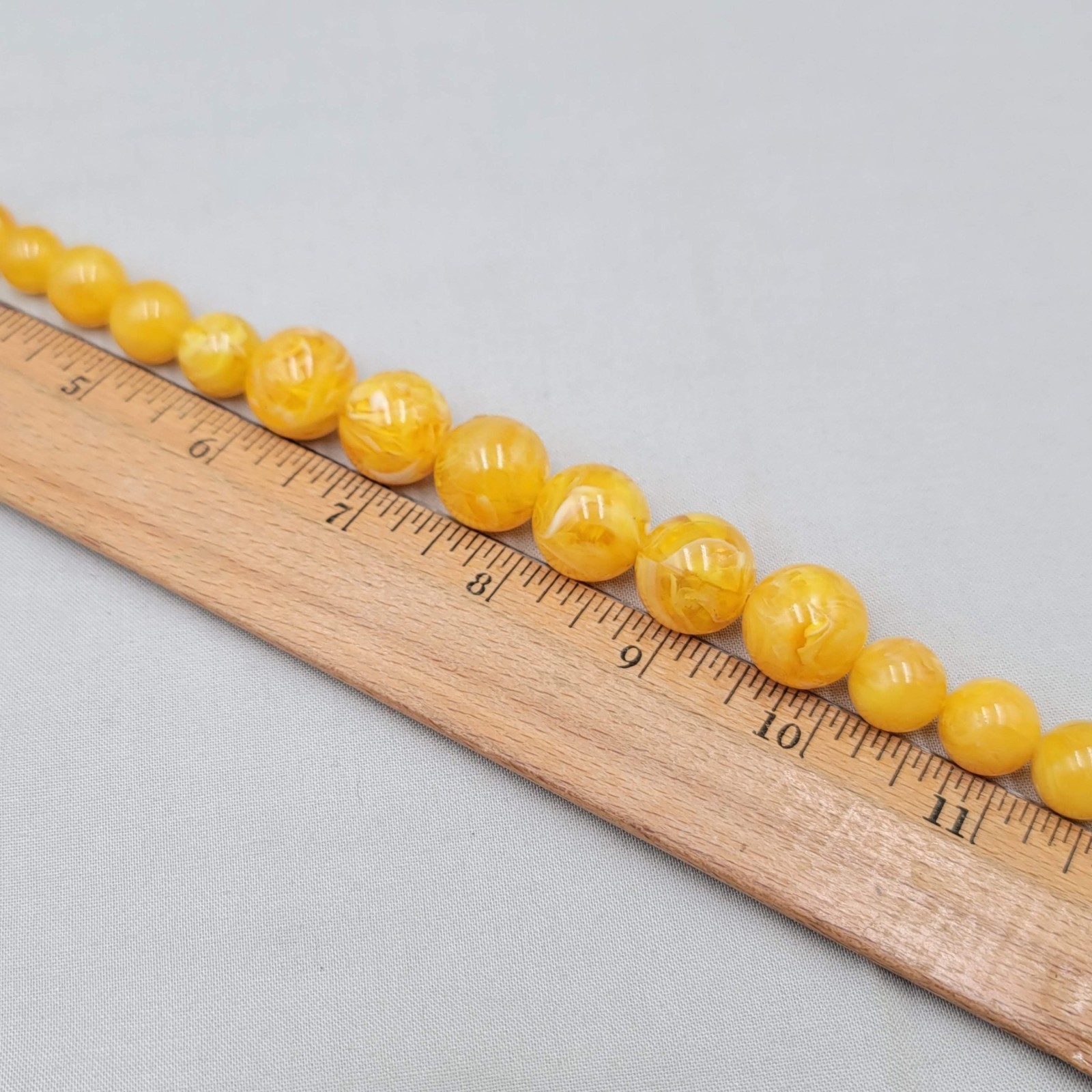 Vintage Marbled Yellow Bead Necklace Pin-Up Retro Costume 15″-18″