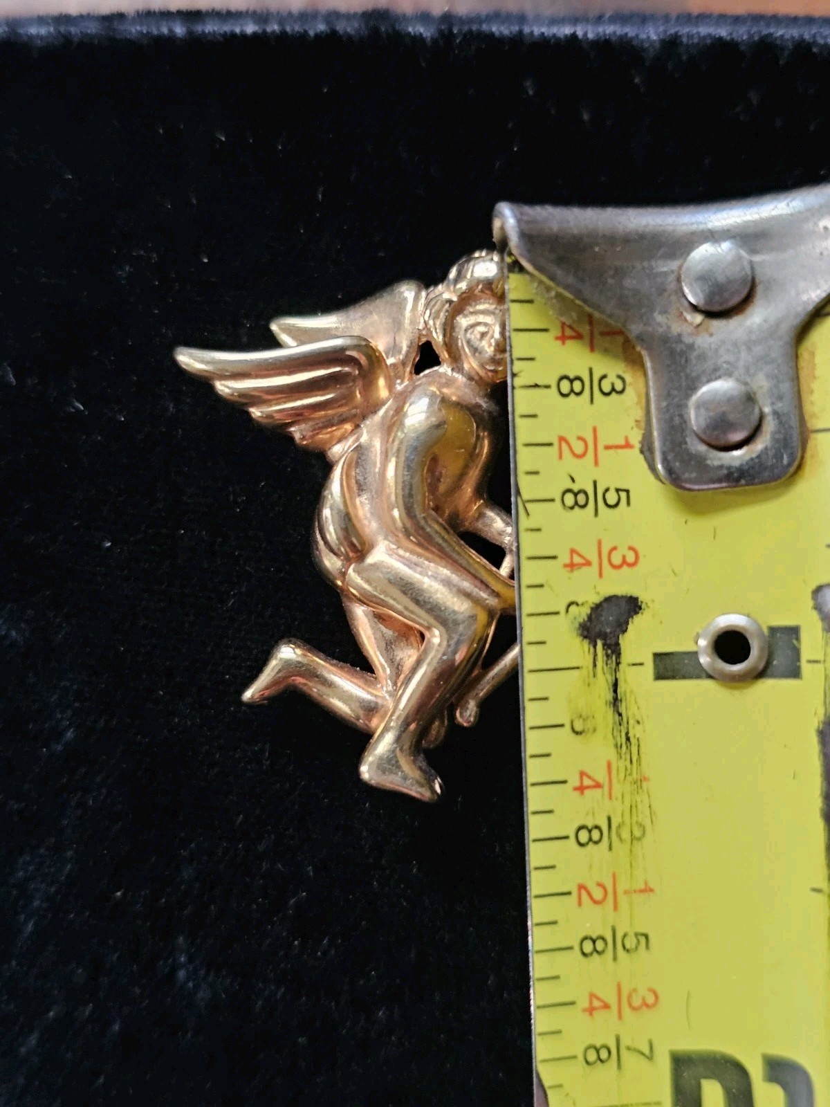 Krementz Cupid Brooch Gold Tone Cherub Wings Flying Dart Bow Signed Vtg 1.25″