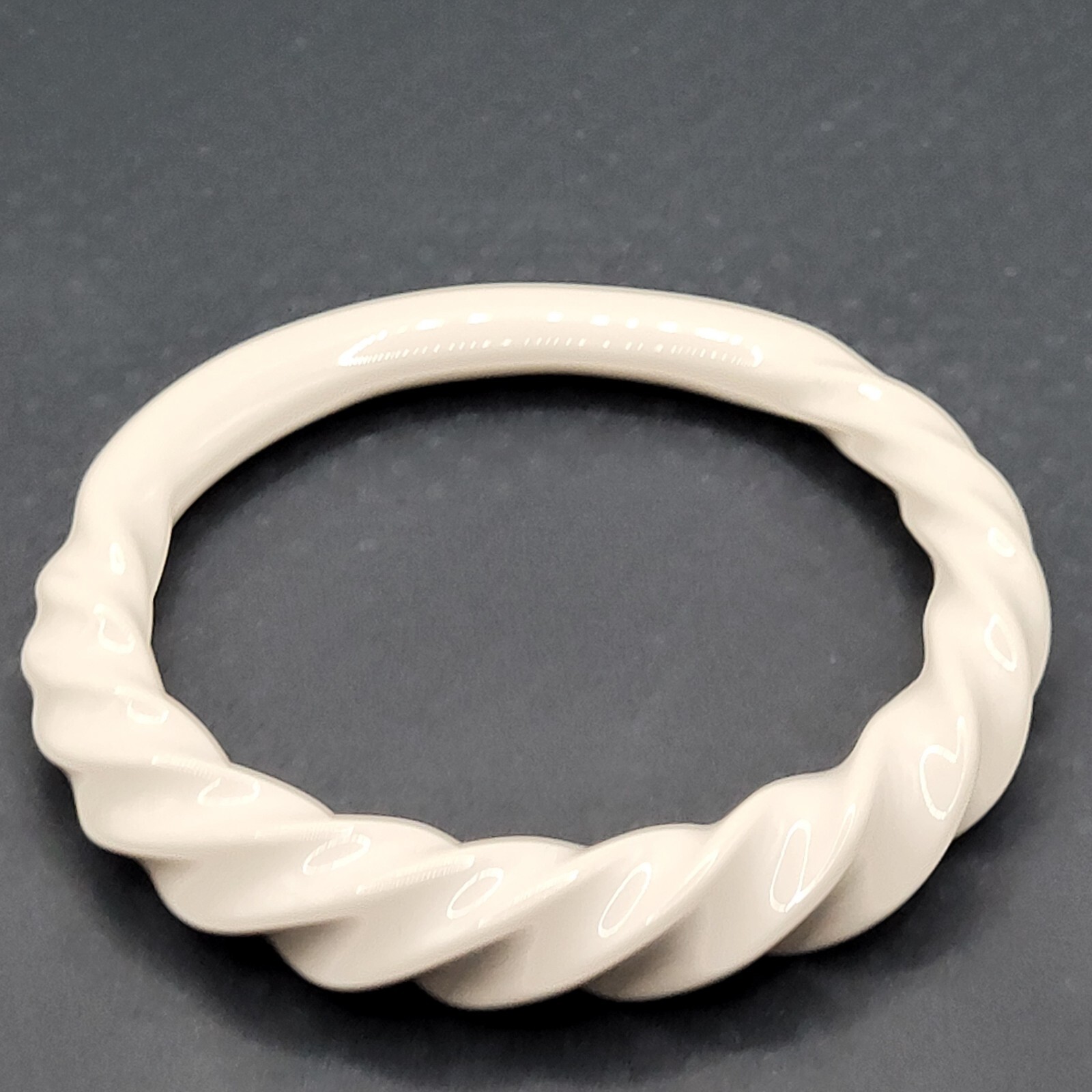 Twisted and Smooth Creamy White Resin Bangle Bracelet Retro Style Vintage 1980s