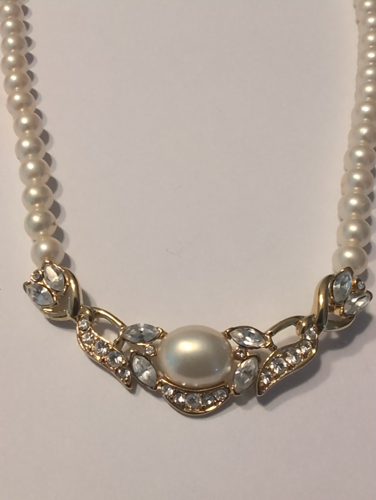 Vintage Trifari Clear Rhinestone Pearl Necklace