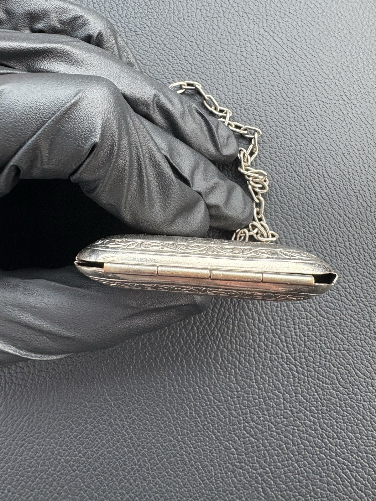 Vintage Engraved Pink Dance Coin Purse Wristlet with Chain – Tested Silver