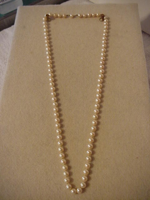 Vintage LONG Faux Pearl Necklace/Beads – CHAMPAGNE – Knotted – GT slip-in Clasp