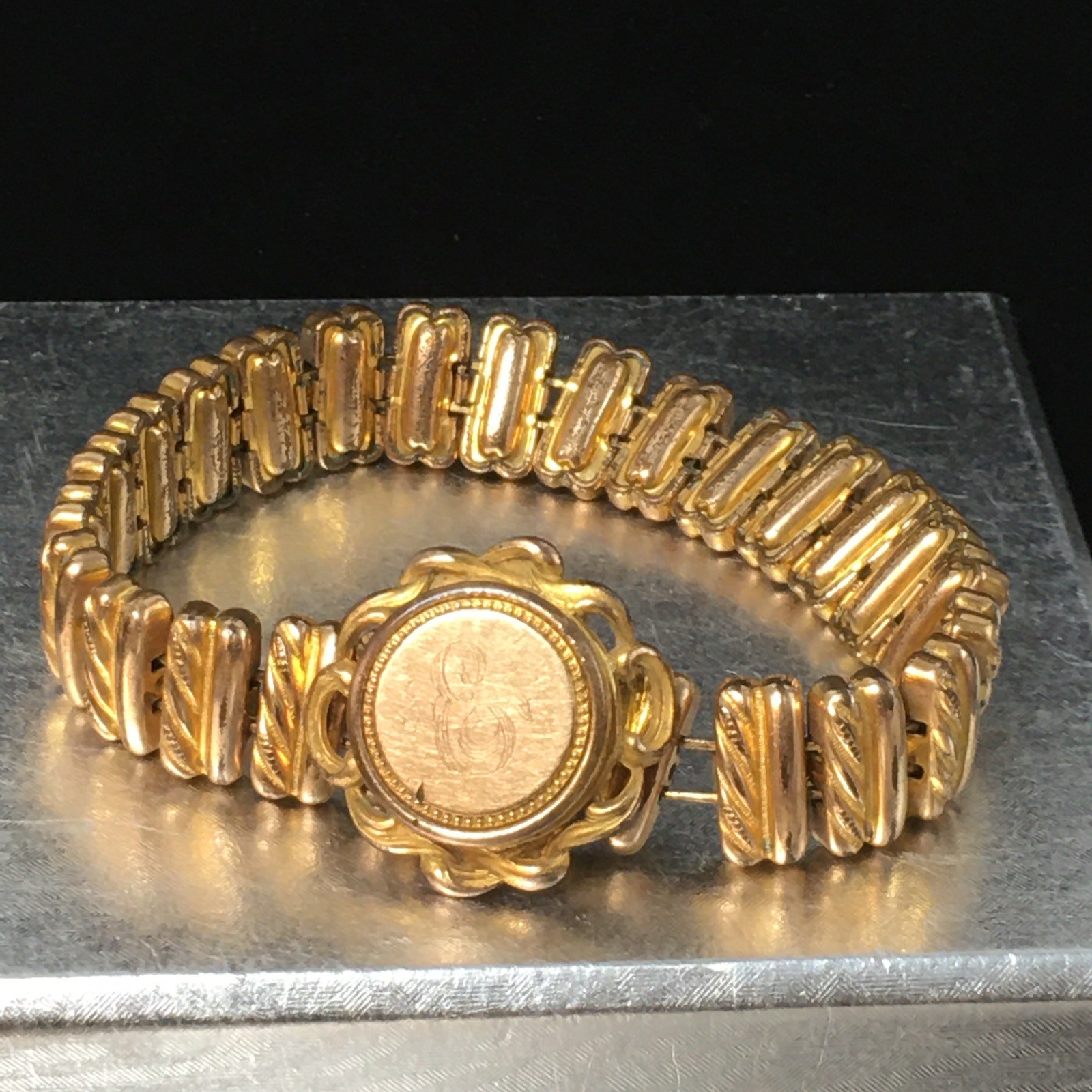 Unique Vtg Expansion Locket Sweetheart Bracelet Watch Style Face