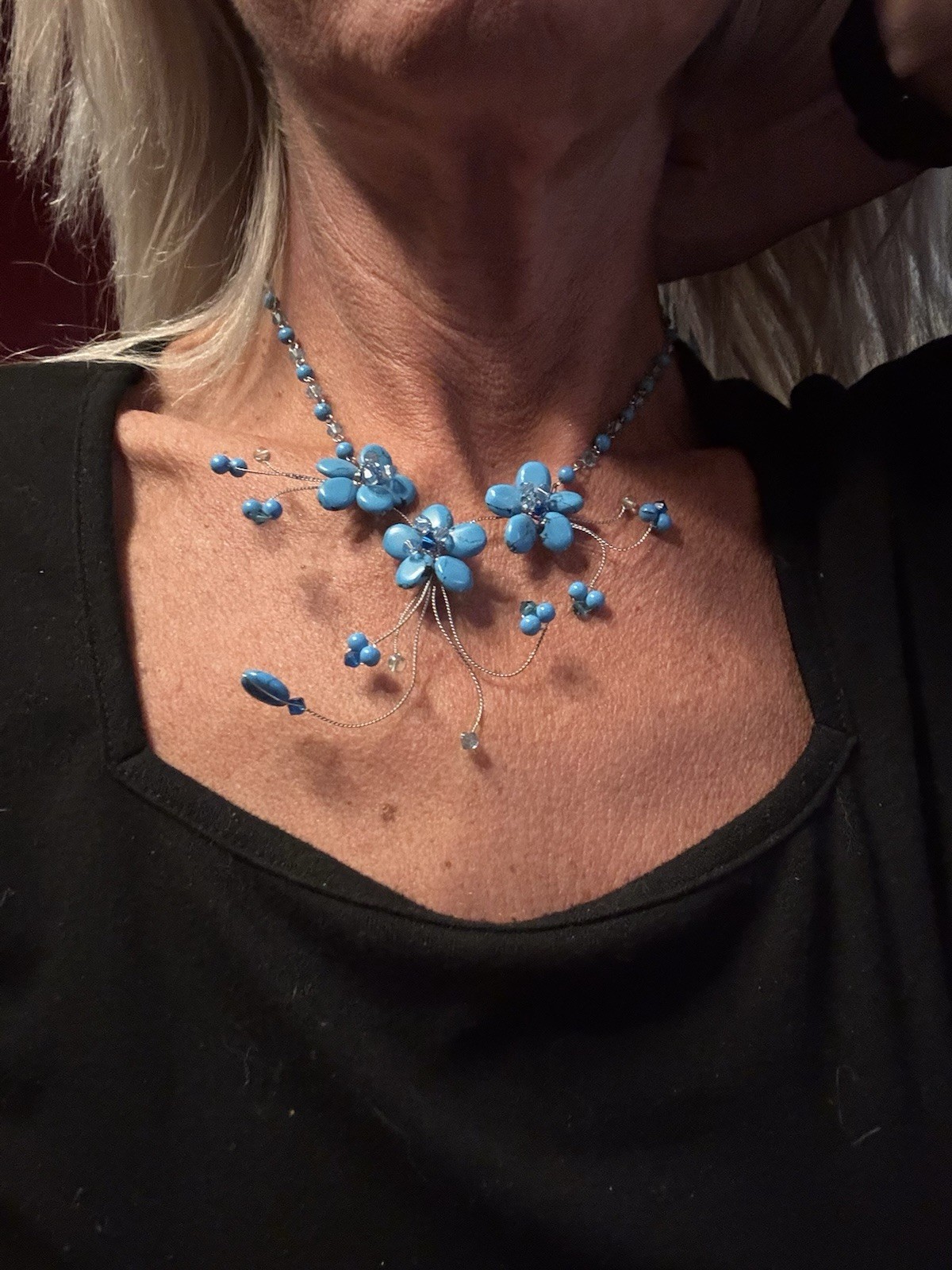 Vintage Silver Tone/ Faux Turquoise Flower Bead Wire Necklace 16-18″